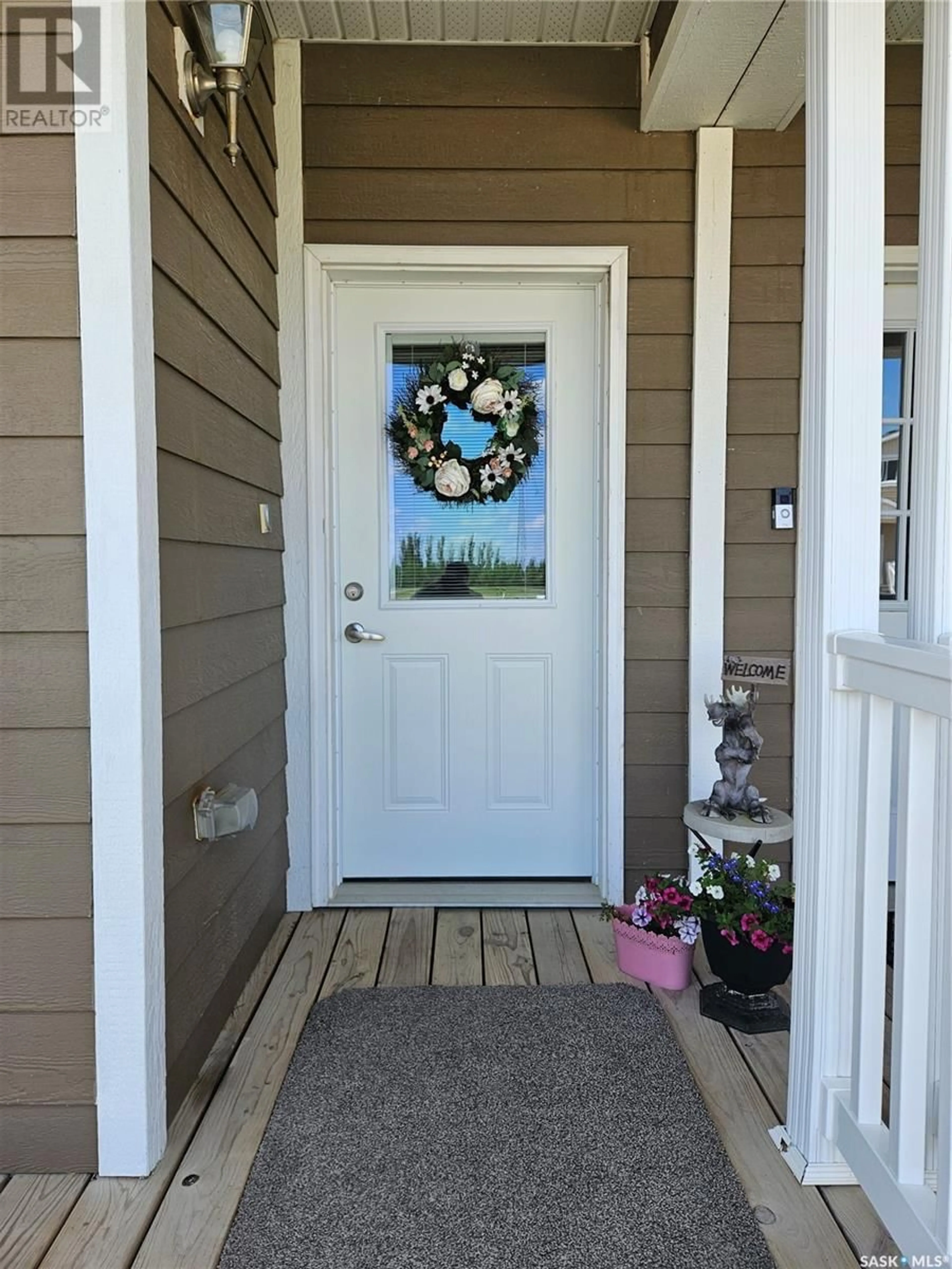 Indoor entryway for 2 201 RUCKLE ROAD, Carlyle Saskatchewan S0C0R0