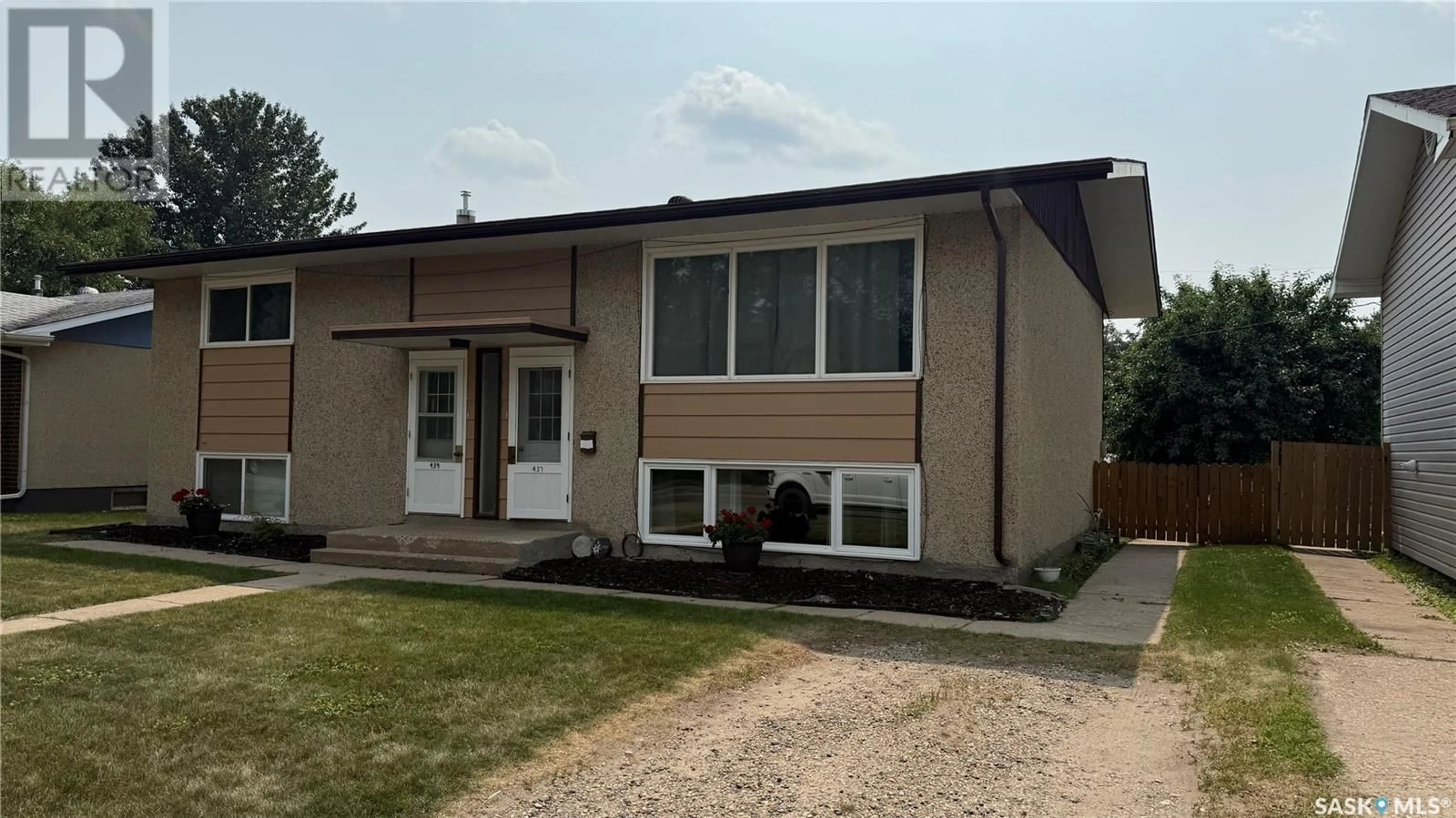 Home with vinyl exterior material, building for 437 28TH STREET, Prince Albert Saskatchewan S6V1X6