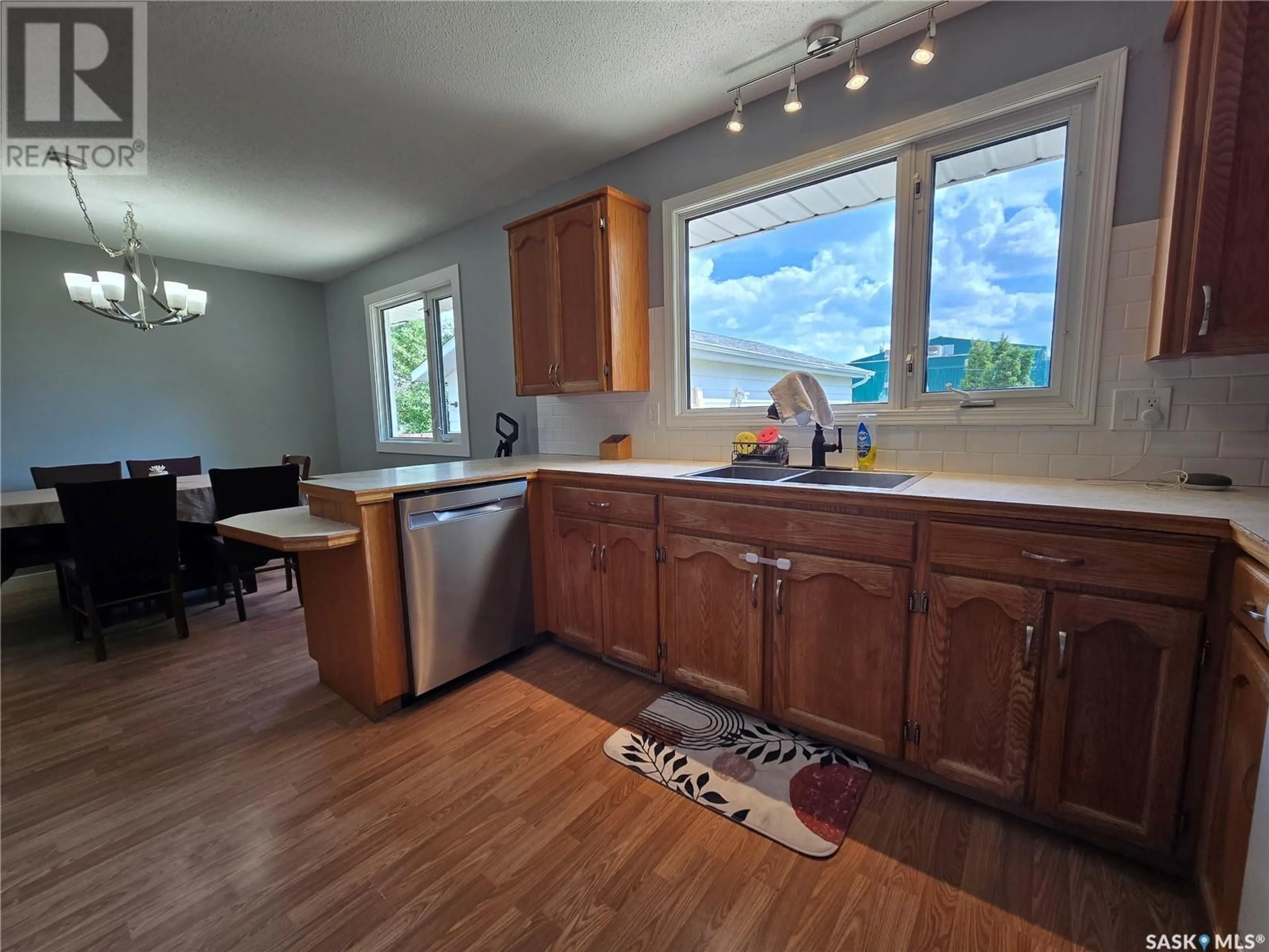 Open concept kitchen, unknown for 8 HARTNEY BAY, Weyburn Saskatchewan S4H0M1