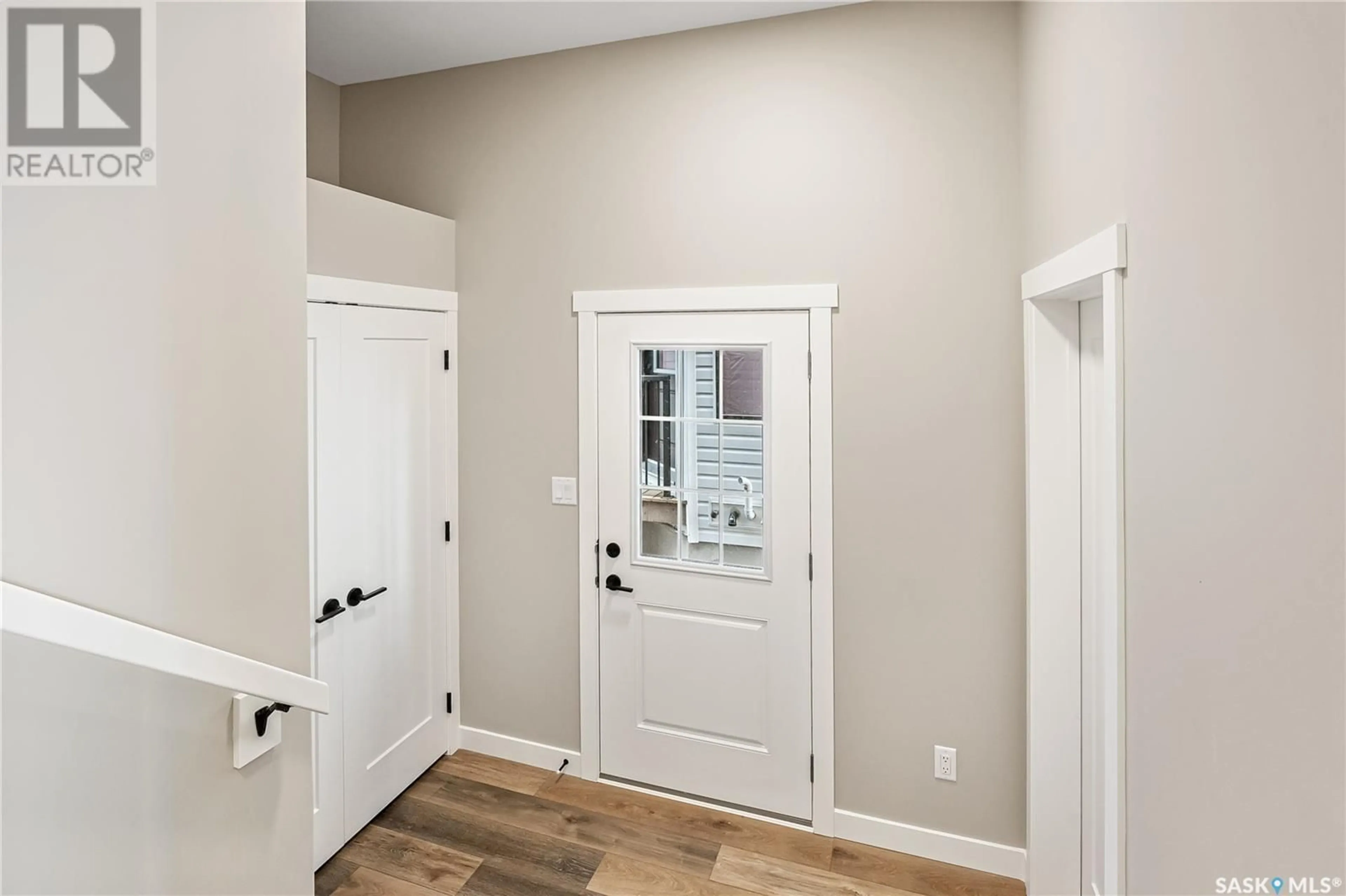 Indoor entryway for 1717 MUSTARD STREET, Regina Saskatchewan S4Y0G1