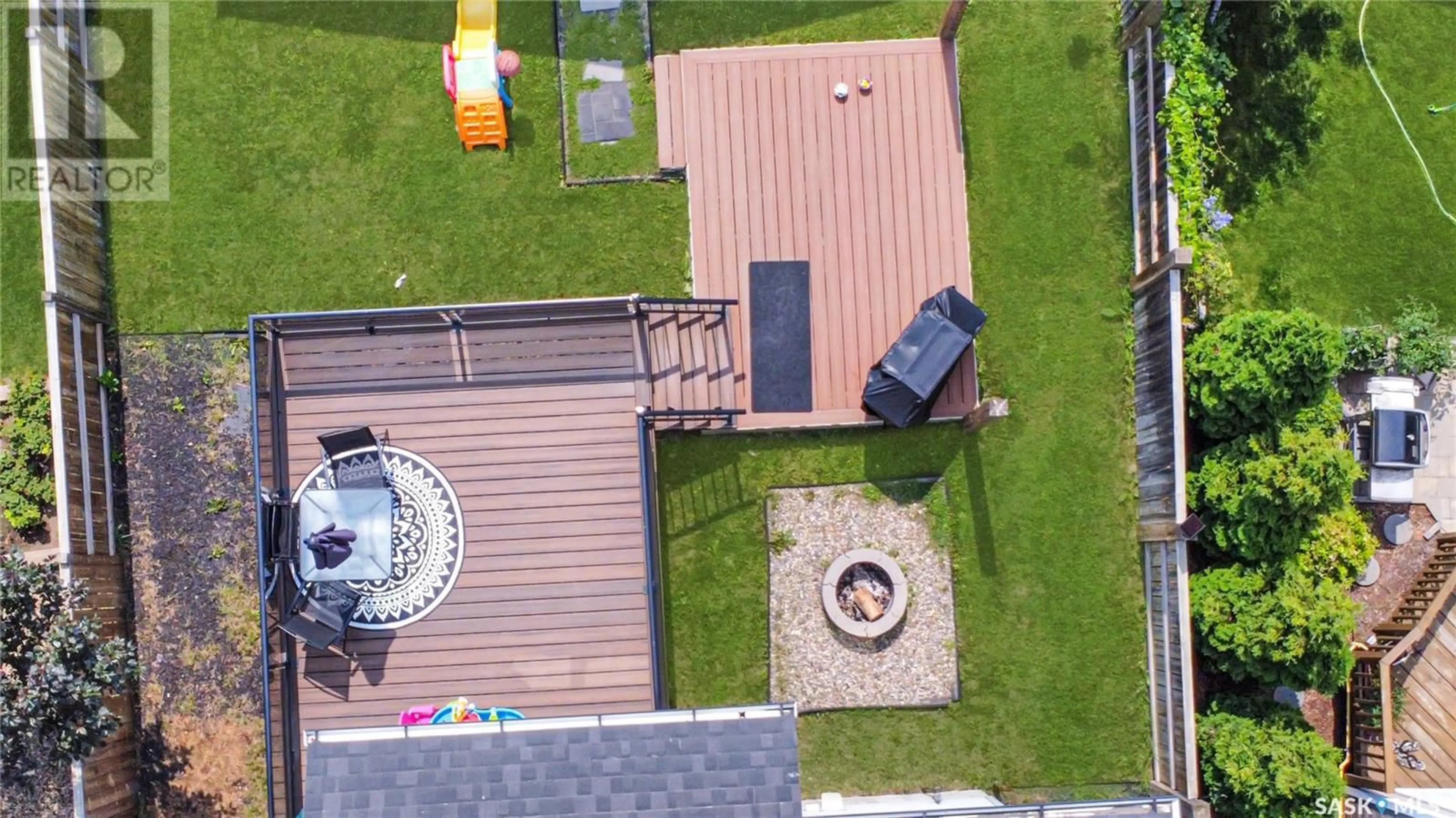 A pic from outside/outdoor area/front of a property/back of a property/a pic from drone, city buildings view from balcony for 534 STONEBRIDGE COMMON, Saskatoon Saskatchewan S7T0N8