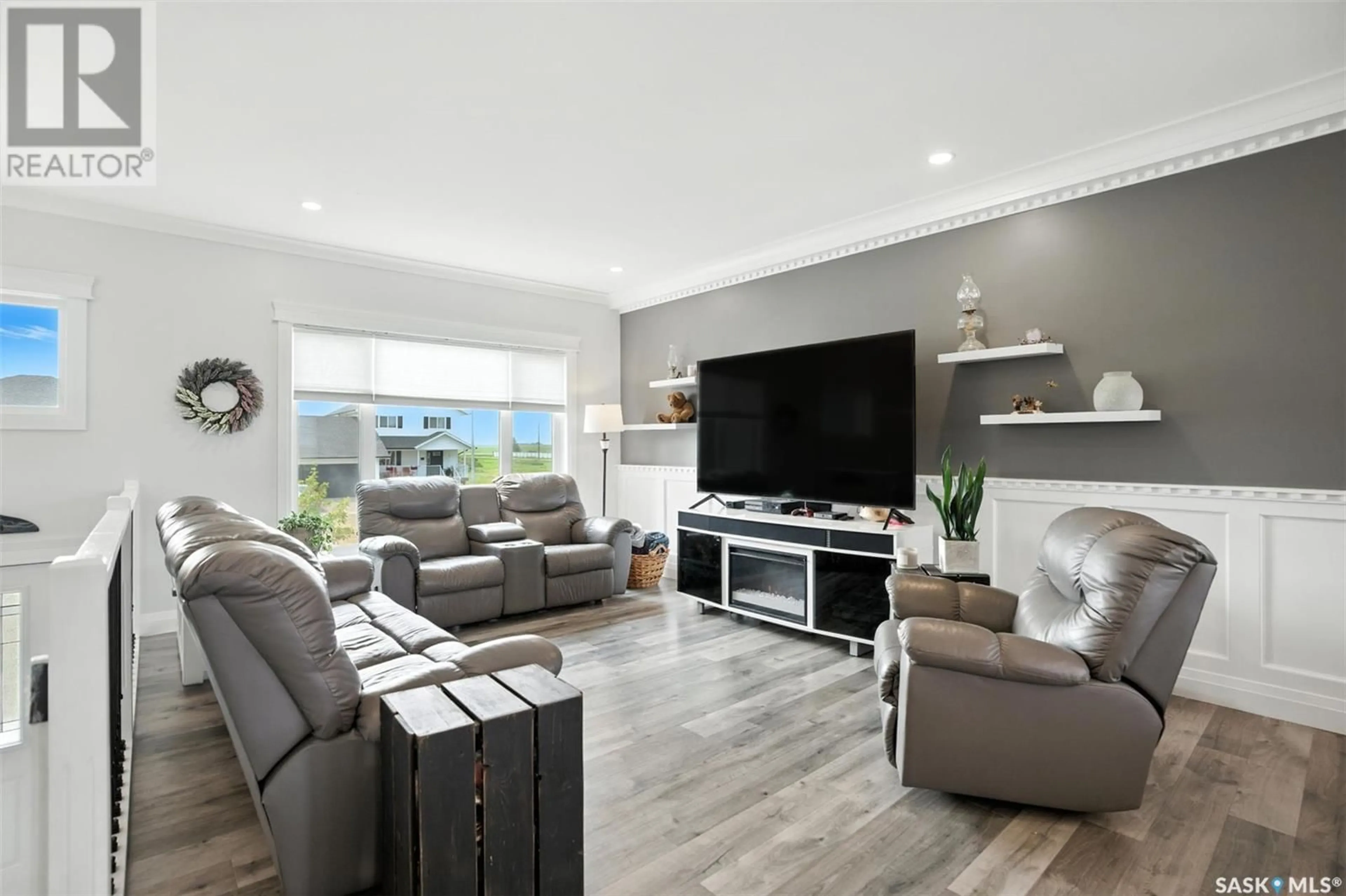Living room with furniture, unknown for 333 HAMM COURT, Aberdeen Saskatchewan S0K0A0