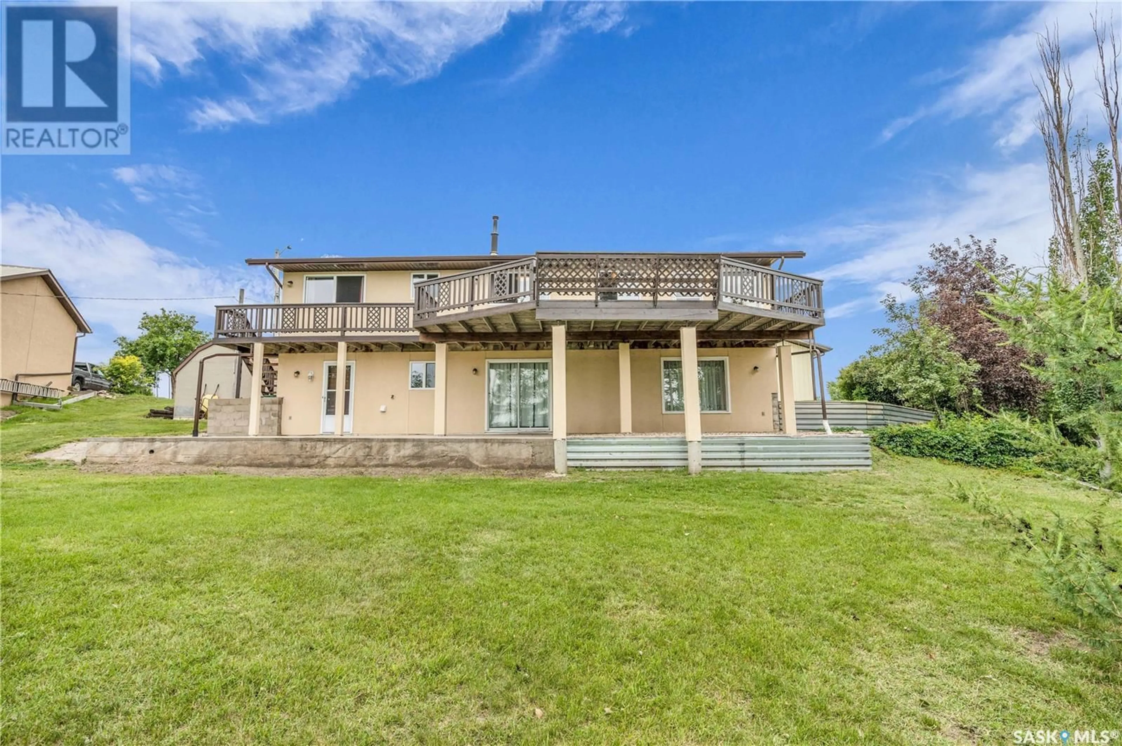 A pic from outside/outdoor area/front of a property/back of a property/a pic from drone, building for 115 MURRAY LAKE CRESCENT, Meota Rm No.468 Saskatchewan S0M0L0