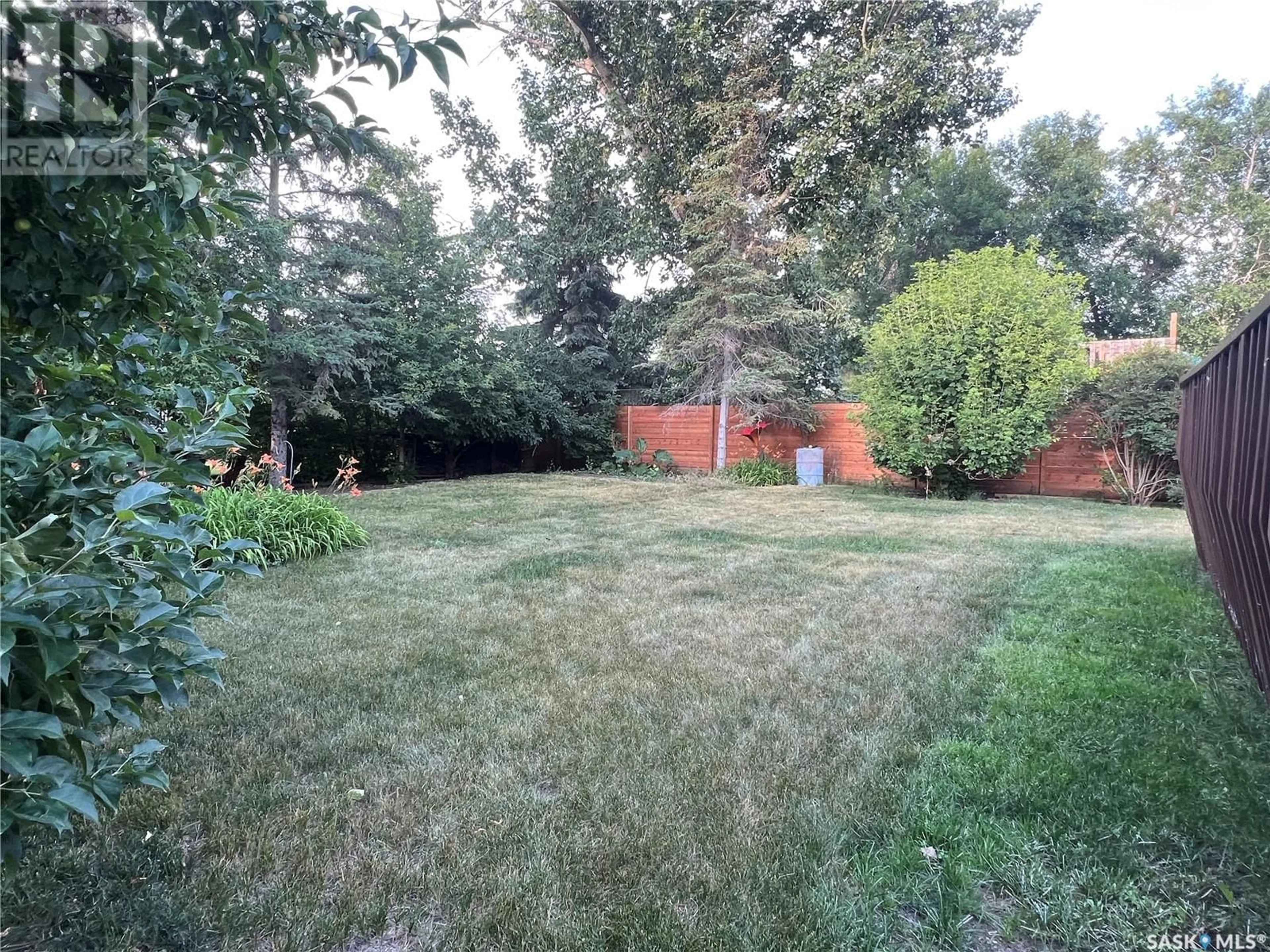 A pic from outside/outdoor area/front of a property/back of a property/a pic from drone, unknown for 1130 CORNING AVENUE, Esterhazy Saskatchewan S0A0X0