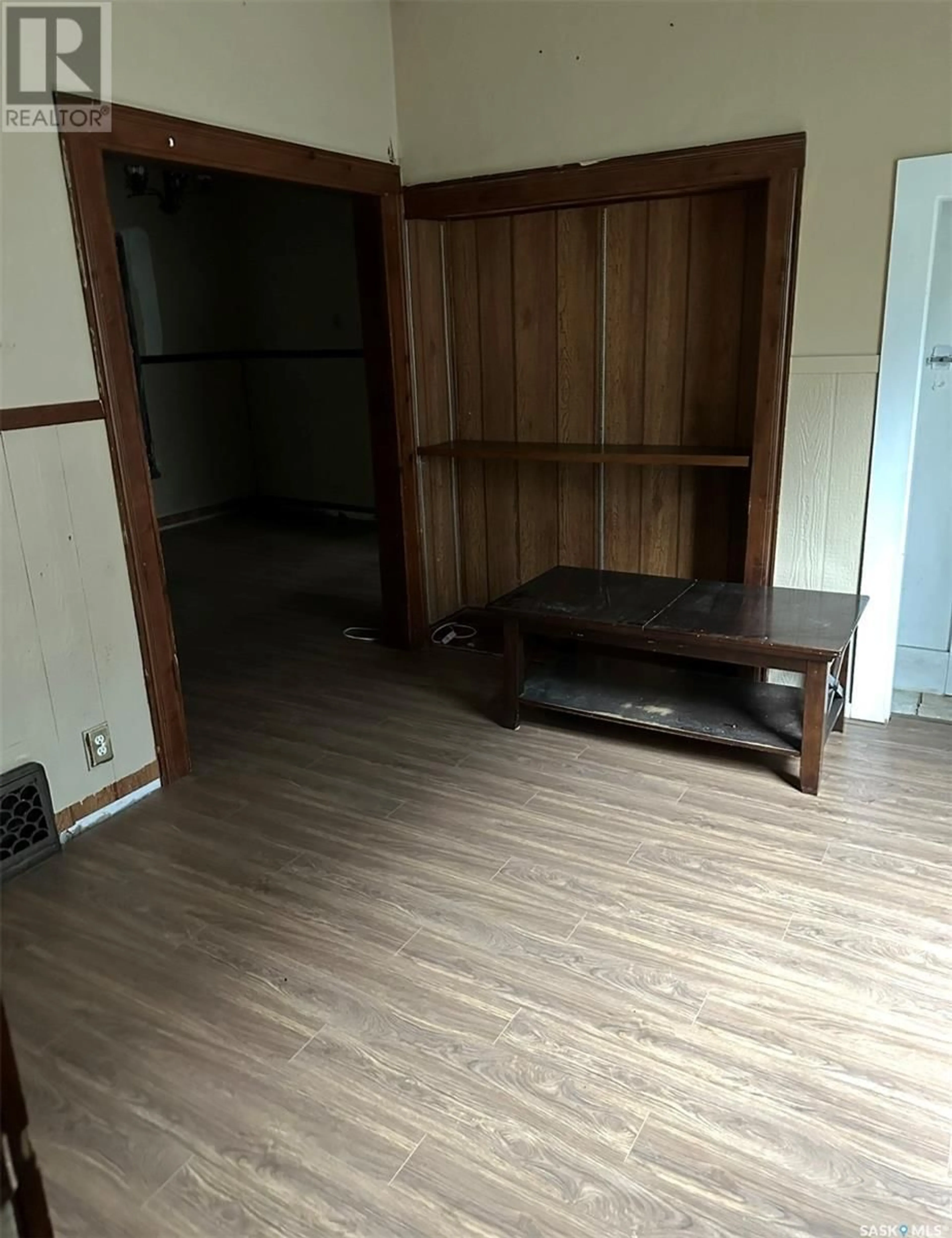 A pic of a room for 1031 3RD AVENUE, Moose Jaw Saskatchewan S6H1E6