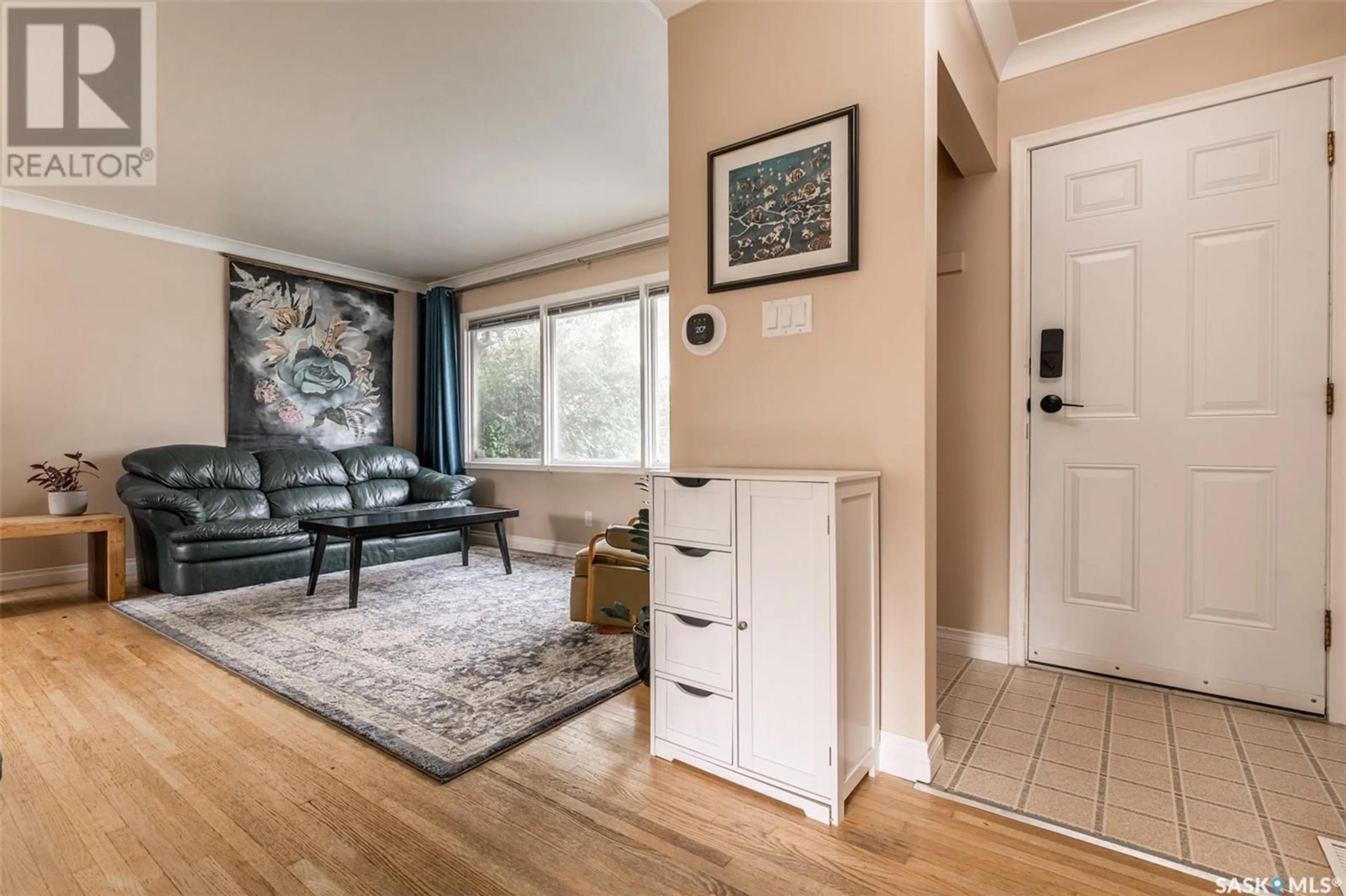 Indoor entryway for 74 HOWELL AVENUE, Saskatoon Saskatchewan S7L3T2