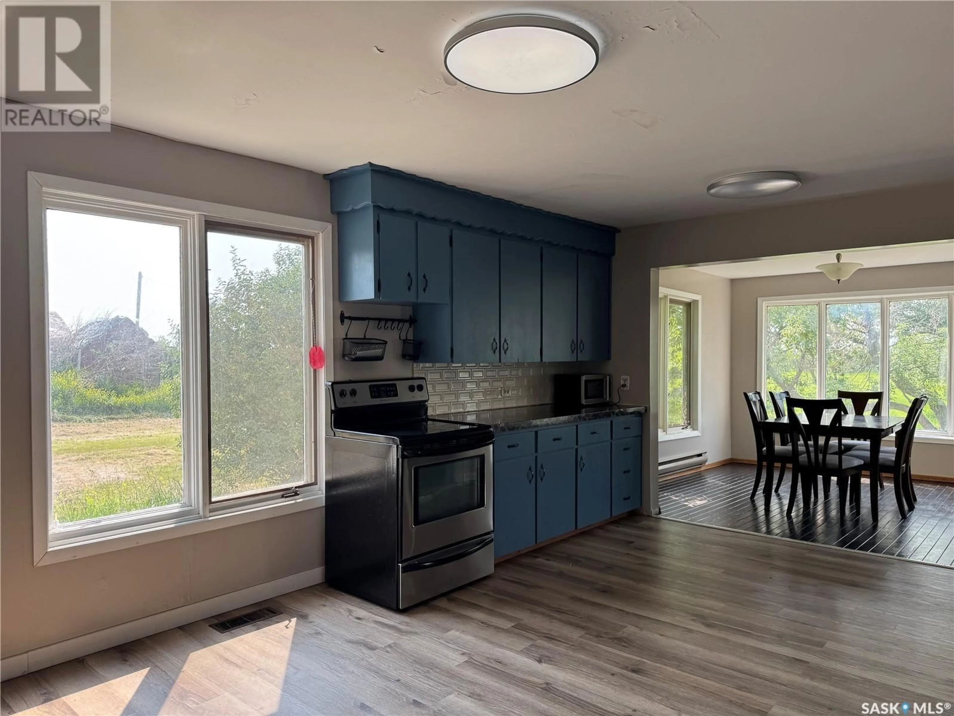 Open concept kitchen, unknown for NOKOMIS ACREAGE, Wreford Rm No. 280 Saskatchewan S0G3R0