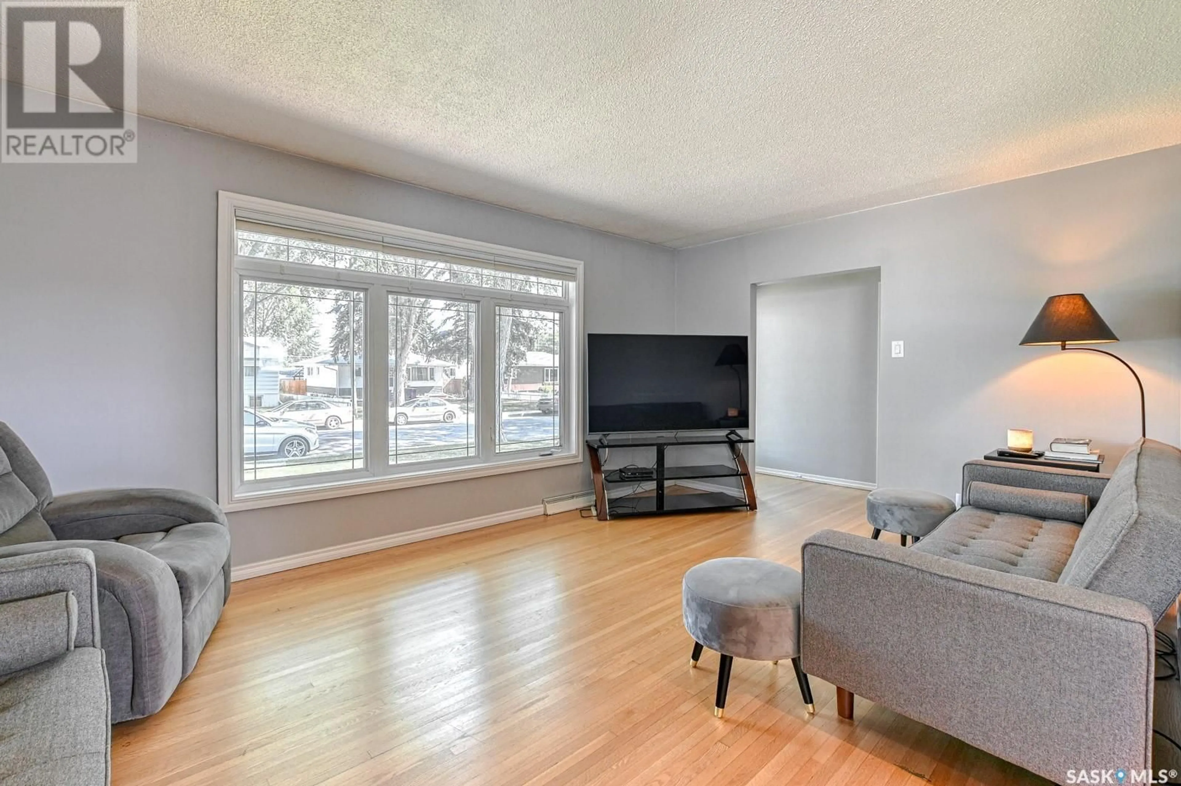 Living room with furniture, unknown for 629 GRANDVIEW STREET, Moose Jaw Saskatchewan S6H5L3