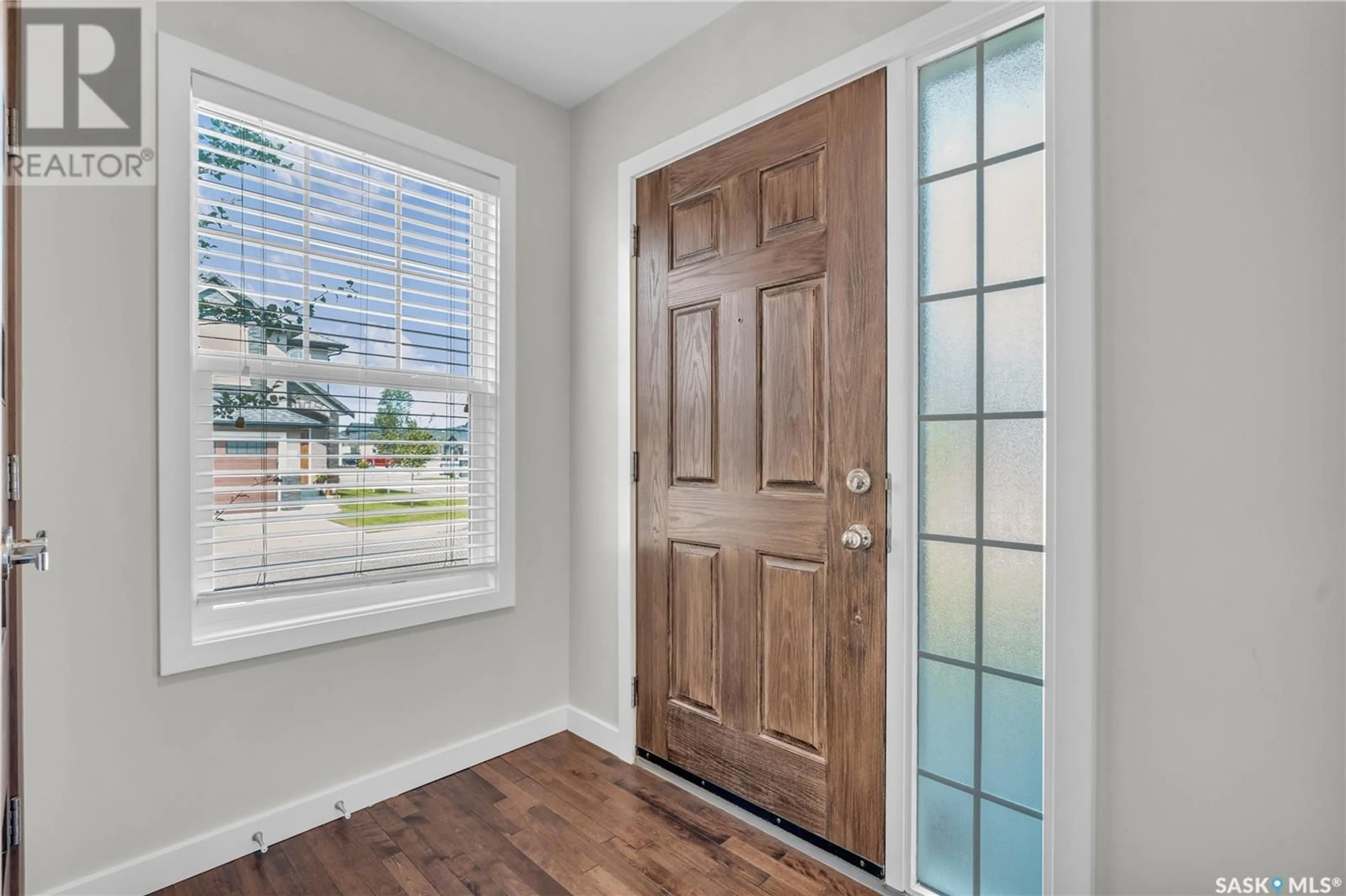 Indoor entryway for 424 1303 PATON CRESCENT, Saskatoon Saskatchewan S7W0P6