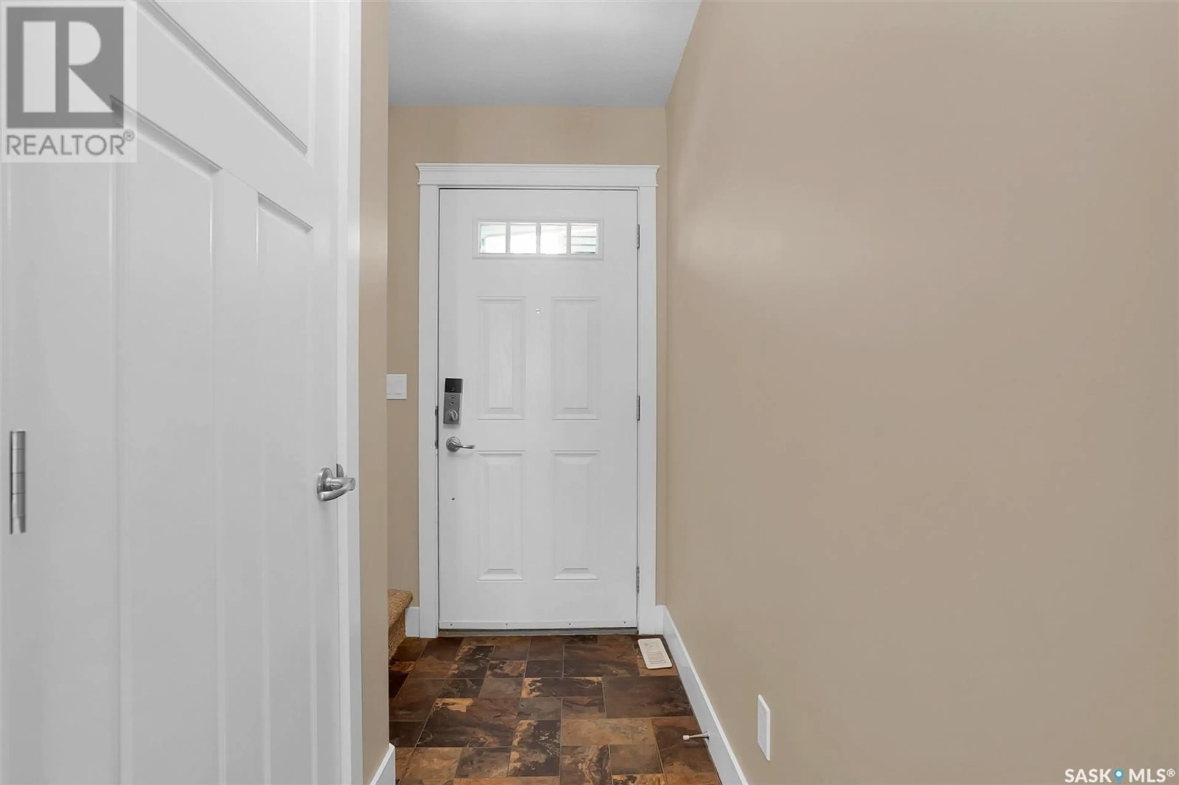 Indoor entryway for 901 - 115 4TH STREET, Martensville Saskatchewan S0K0A2
