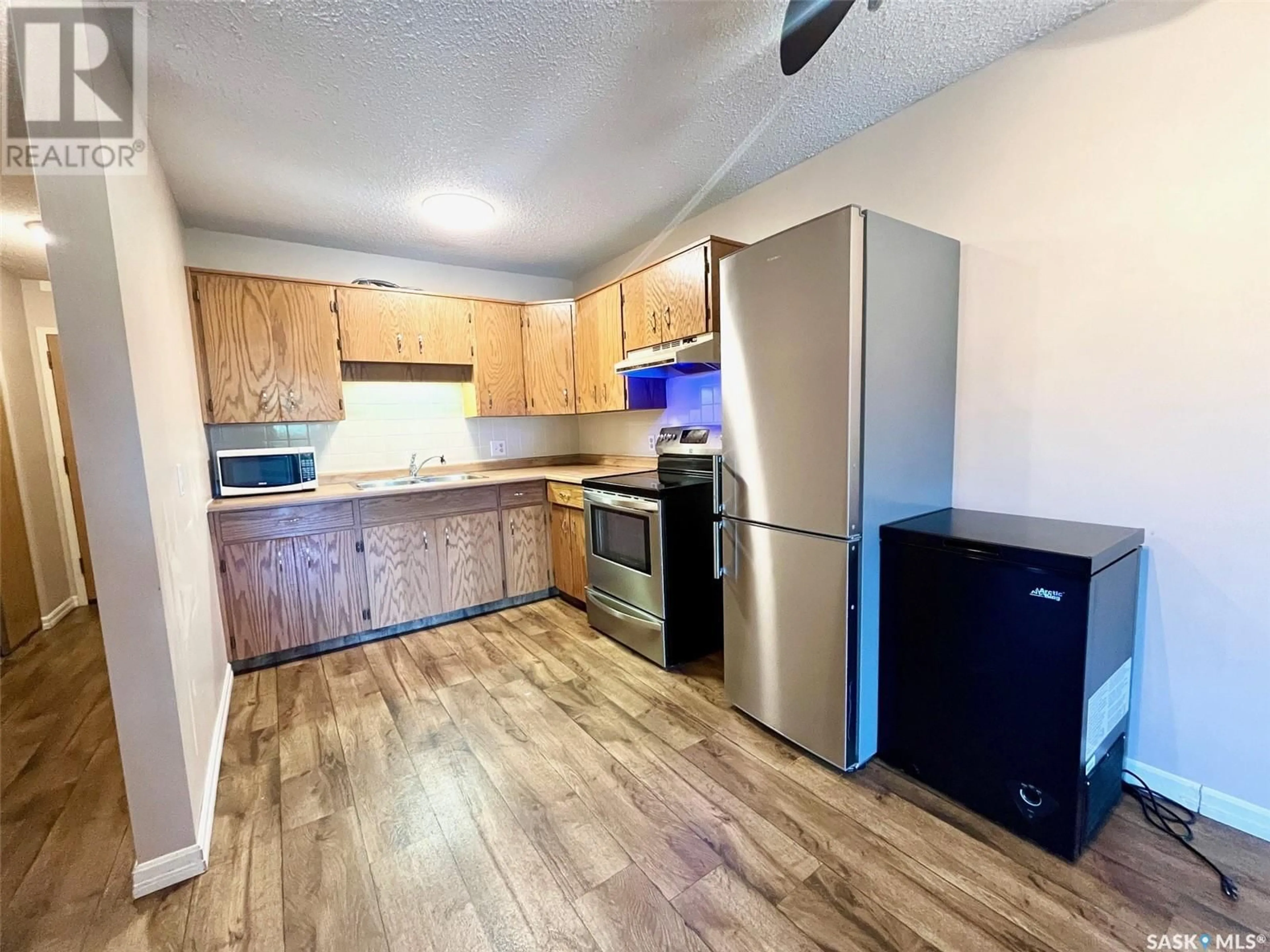 Standard kitchen, unknown for 205 - 314 11TH STREET, Prince Albert Saskatchewan S6V1A5