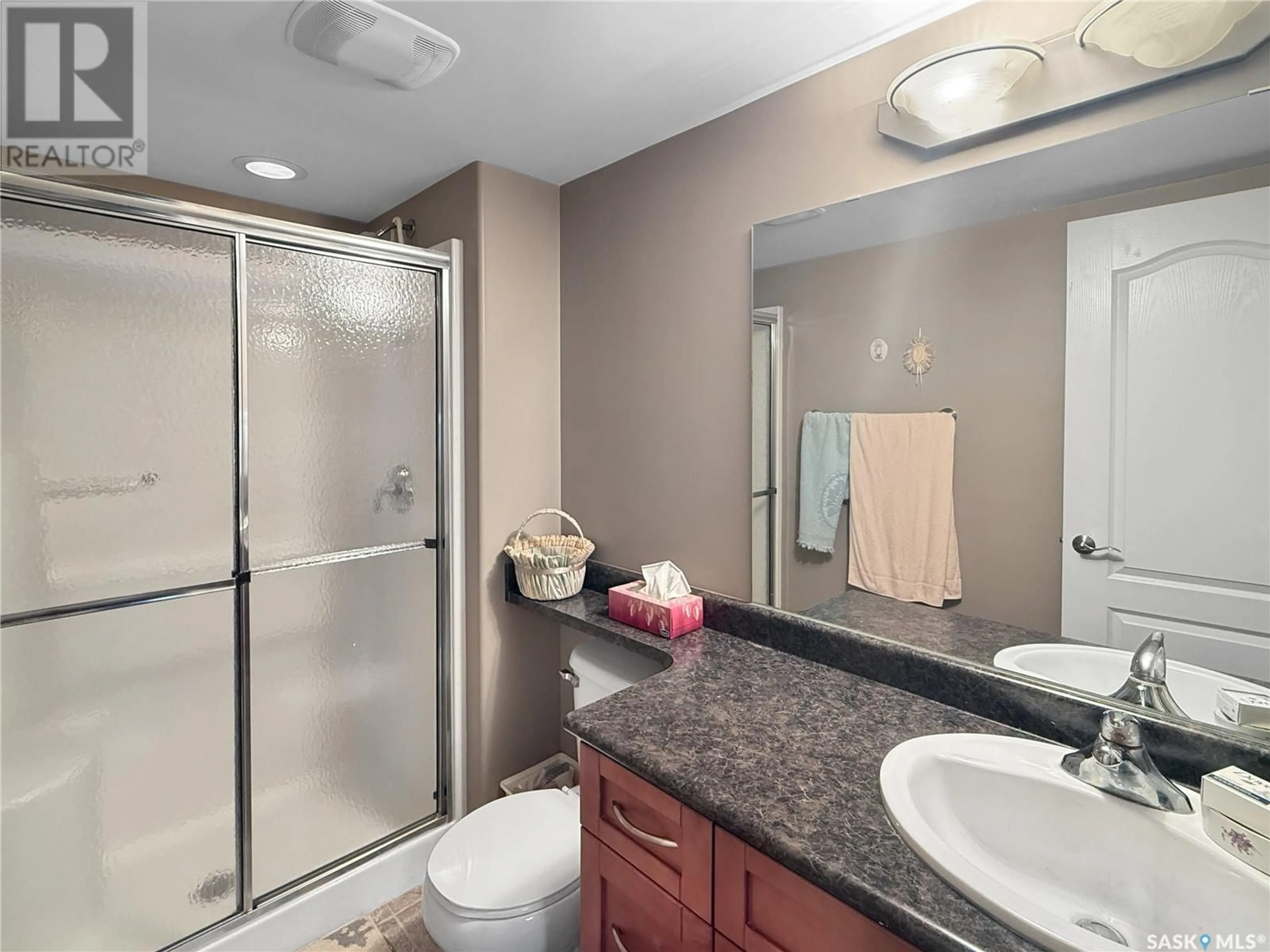 Standard bathroom, ceramic/tile floor for 306 2 18TH STREET, Battleford Saskatchewan S0M0E0