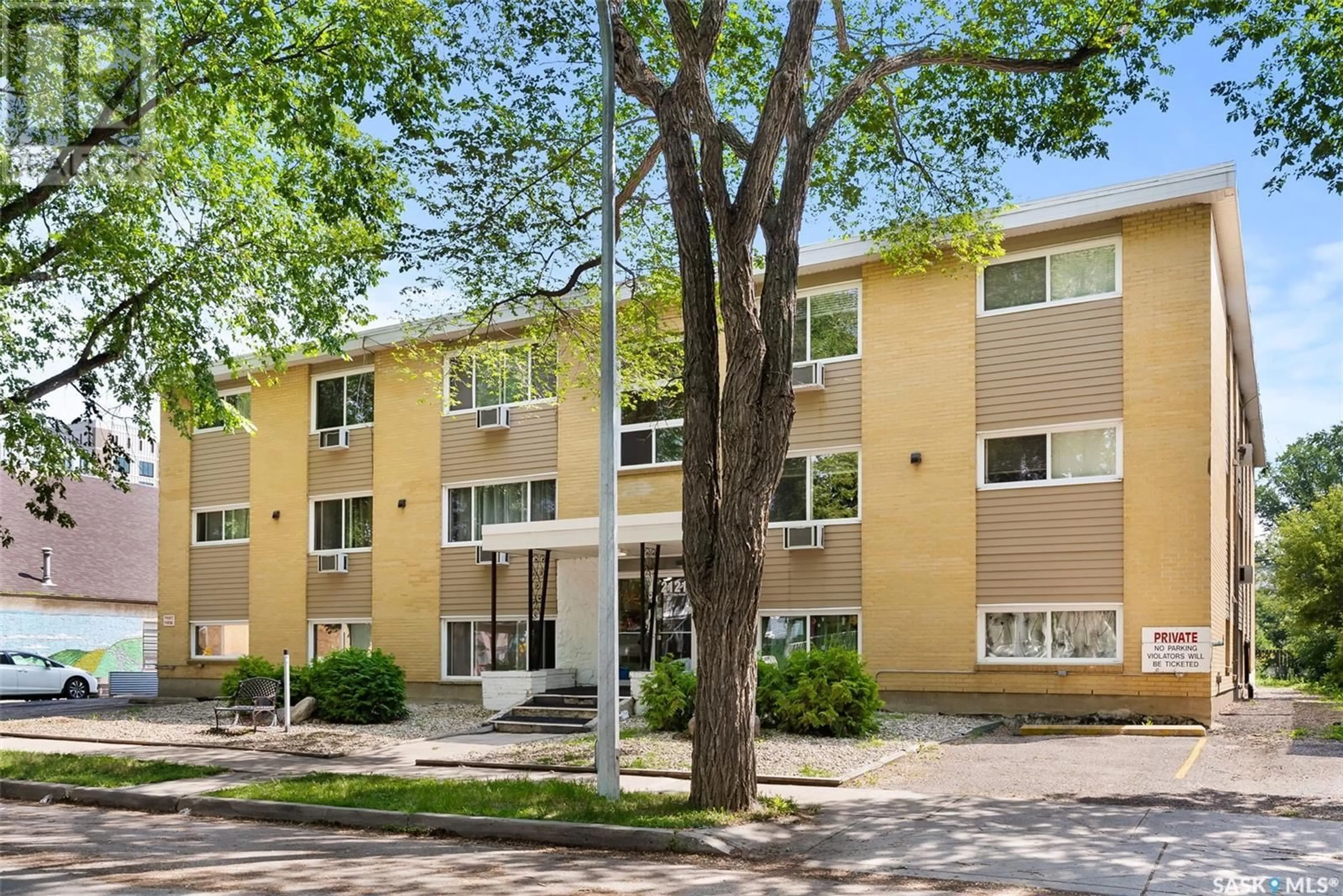 Unknown for 10 2121 RAE STREET, Regina Saskatchewan S4T2E8
