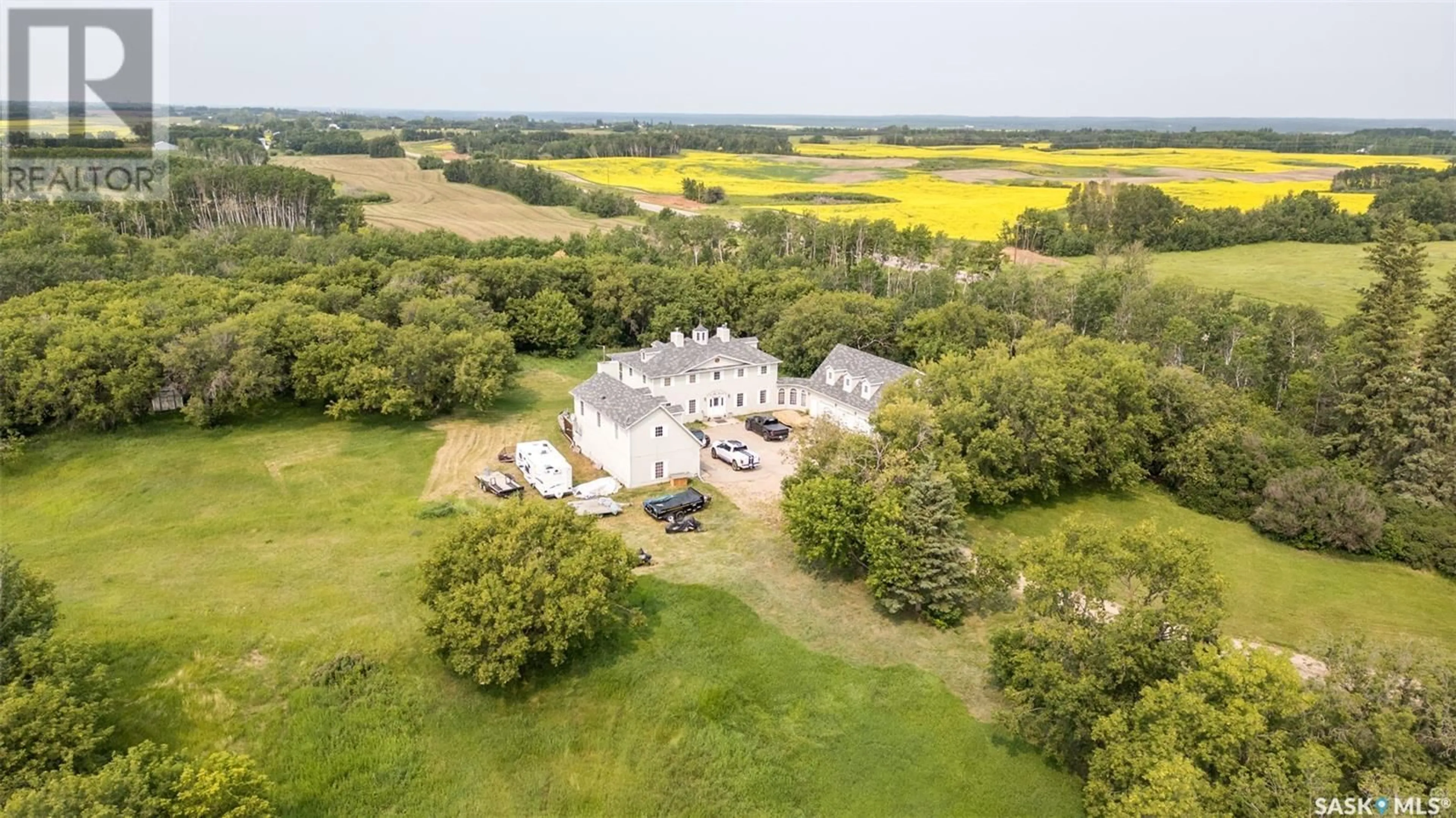 A pic from outside/outdoor area/front of a property/back of a property/a pic from drone, building for 302 HIGHWAY 302 EAST HIGHWAY, Prince Albert Rm No. 461 Saskatchewan S6V5S4