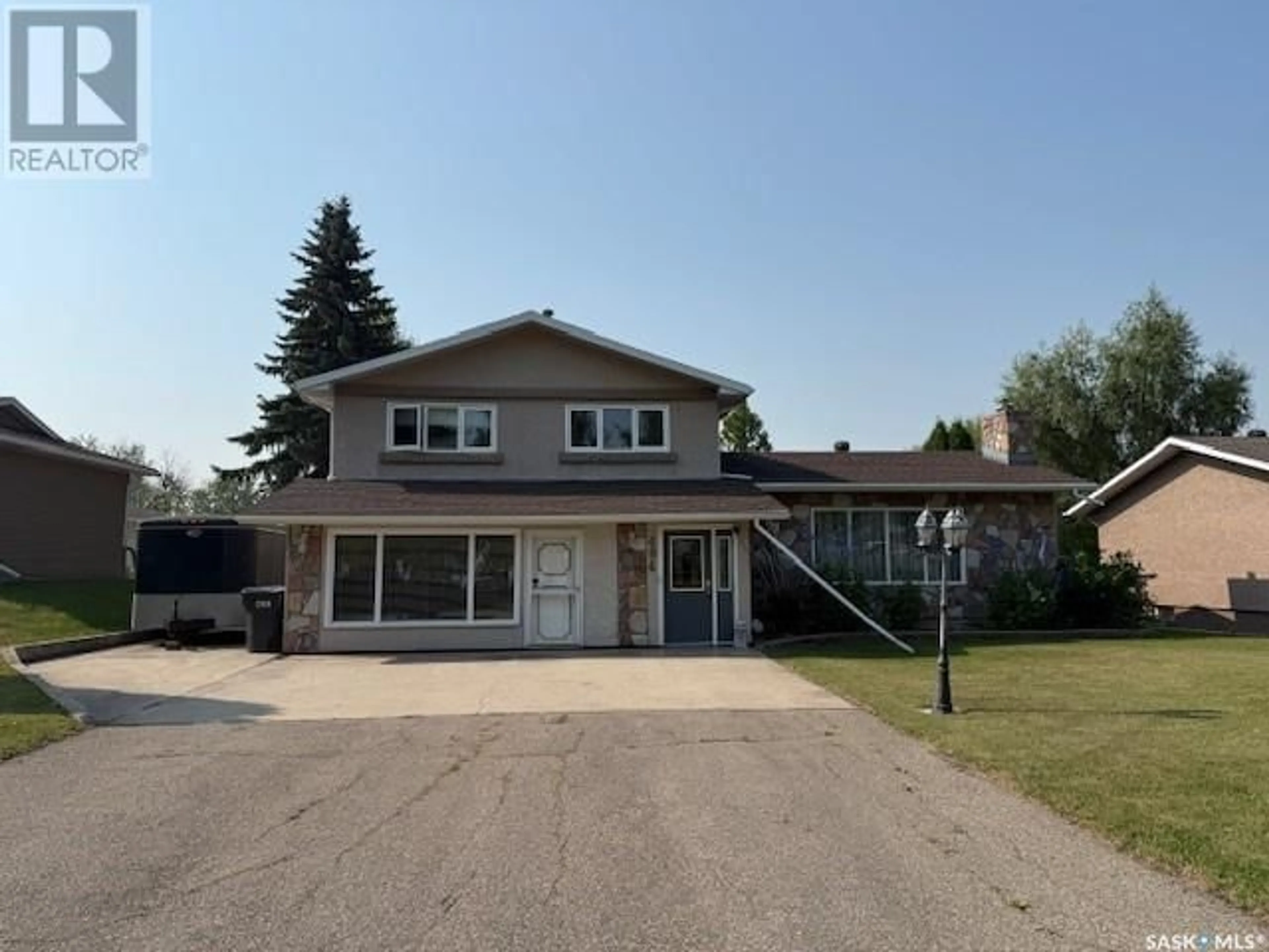 Home with vinyl exterior material, street for 484 STEWART STREET, Kamsack Saskatchewan S0A1S0