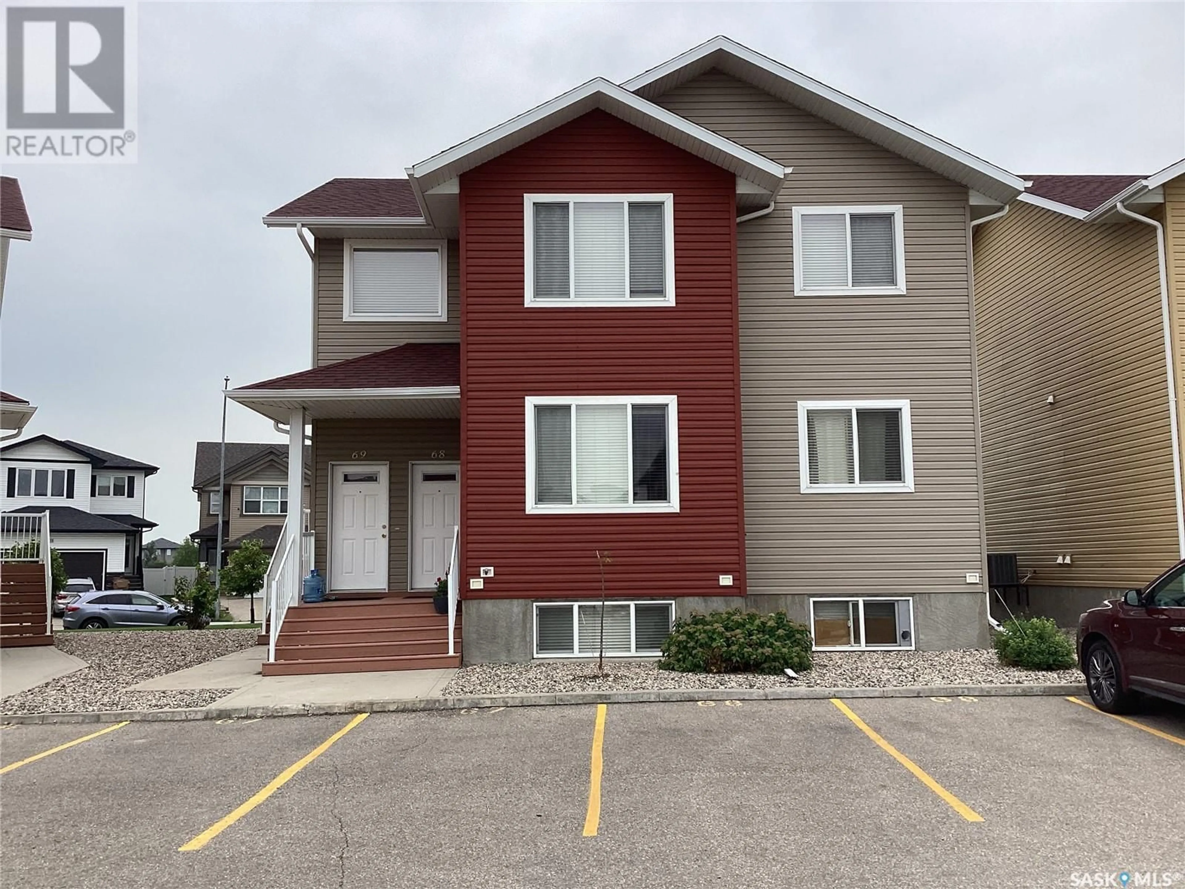 Home with vinyl exterior material, unknown for 5004 - 69 JAMES HILL ROAD, Regina Saskatchewan S4W0E8