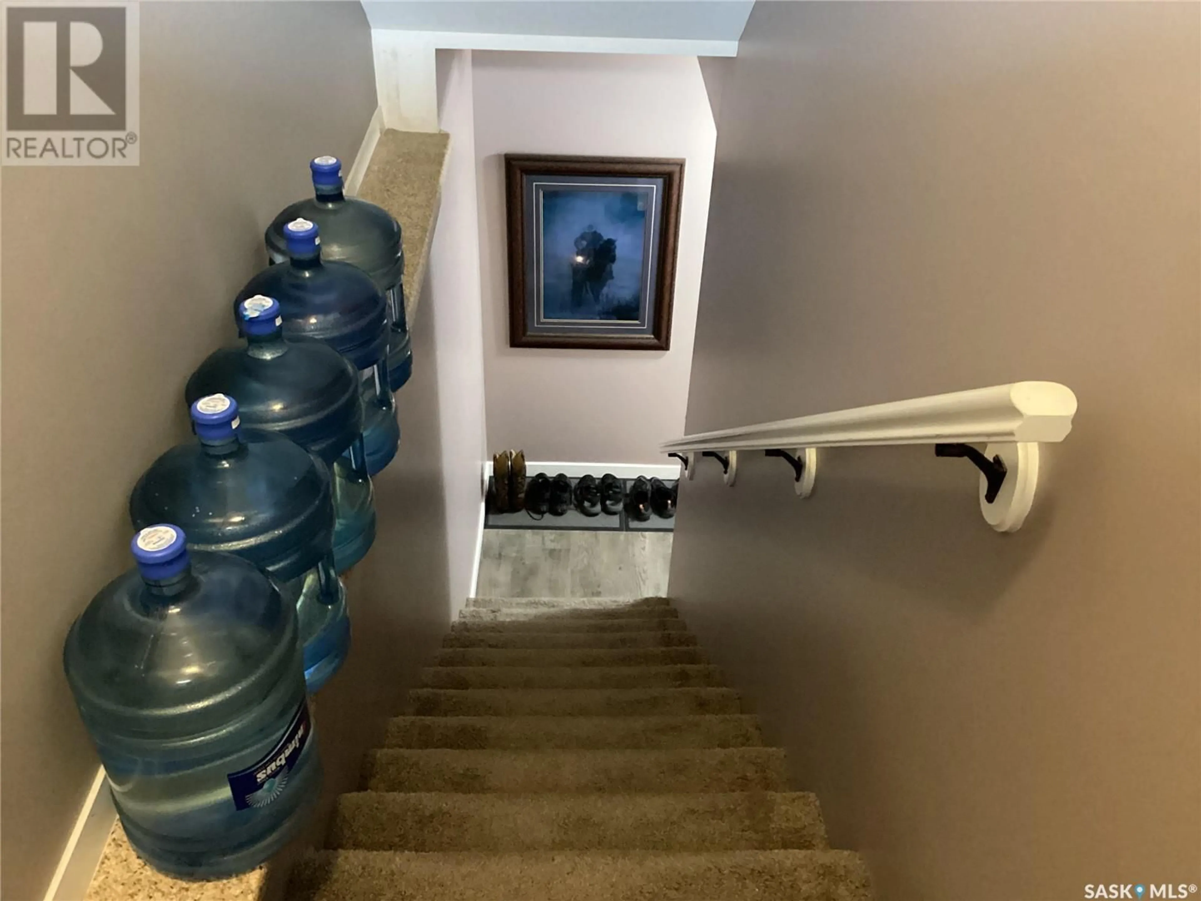 Stairs for 5004 - 69 JAMES HILL ROAD, Regina Saskatchewan S4W0E8