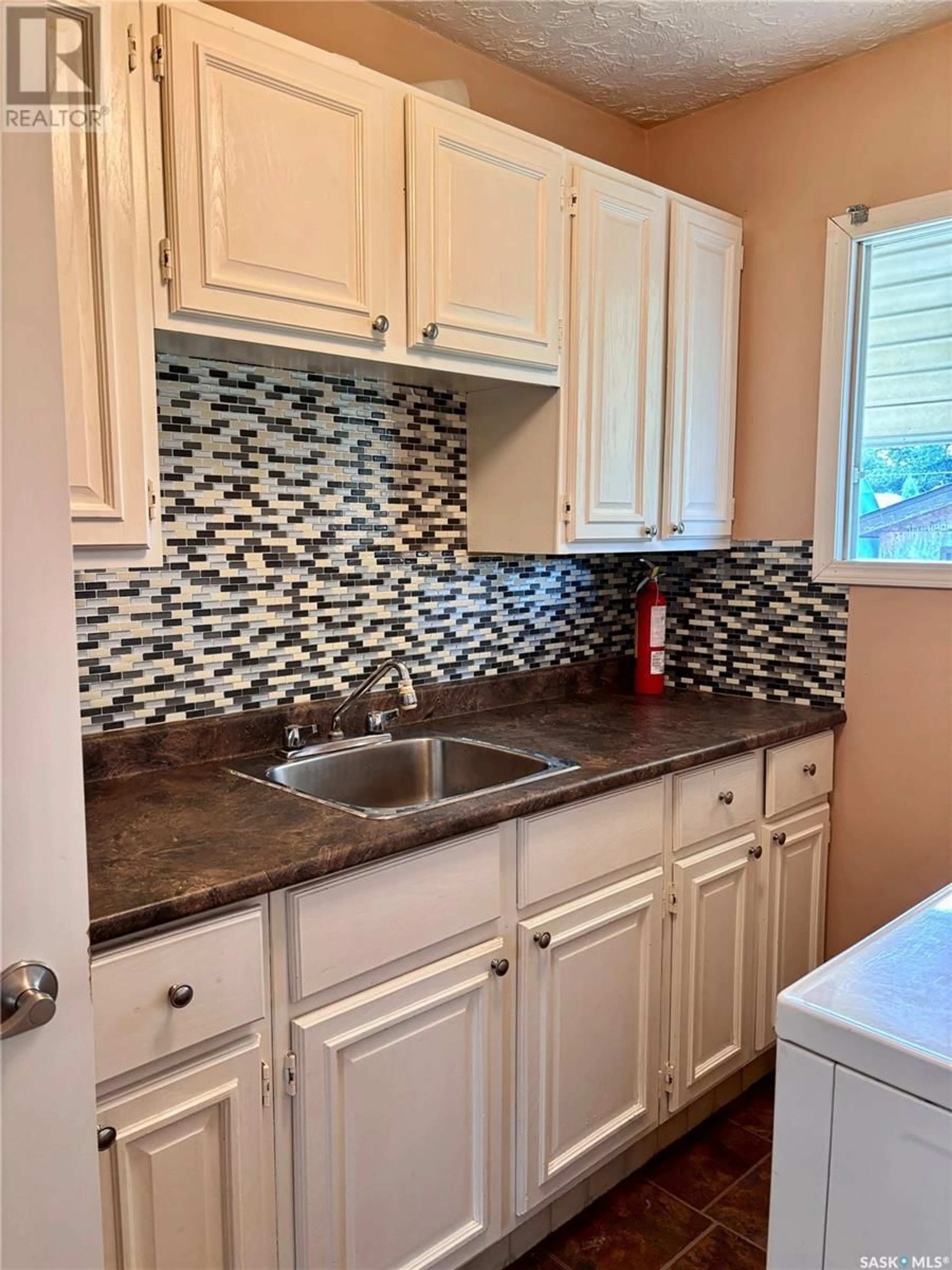 Standard kitchen, ceramic/tile floor for N - 117 2ND STREET, Wakaw Saskatchewan S0K4P0