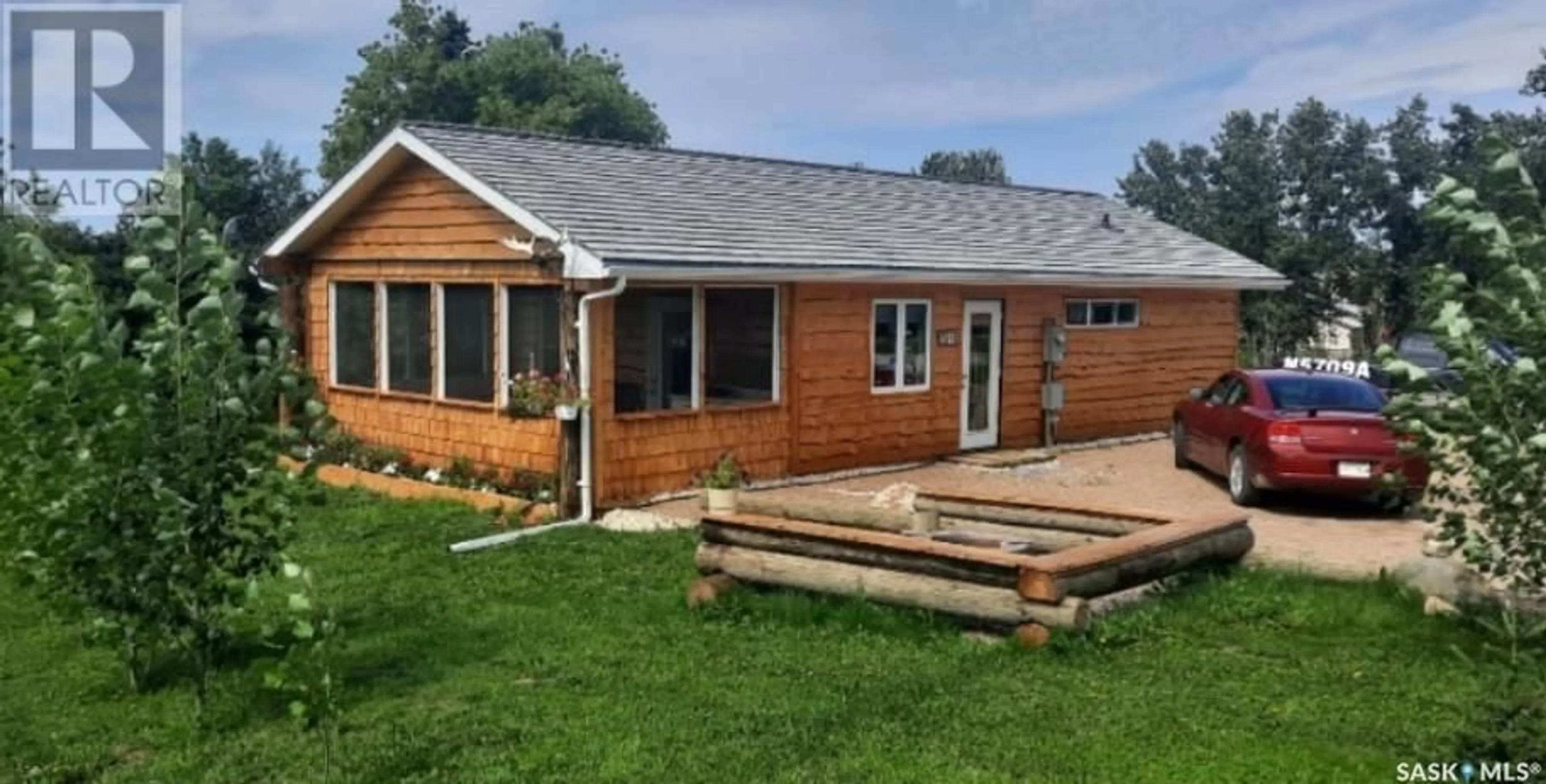 Home with vinyl exterior material, building for 112 3RD AVENUE, Big River Saskatchewan S0J0E0