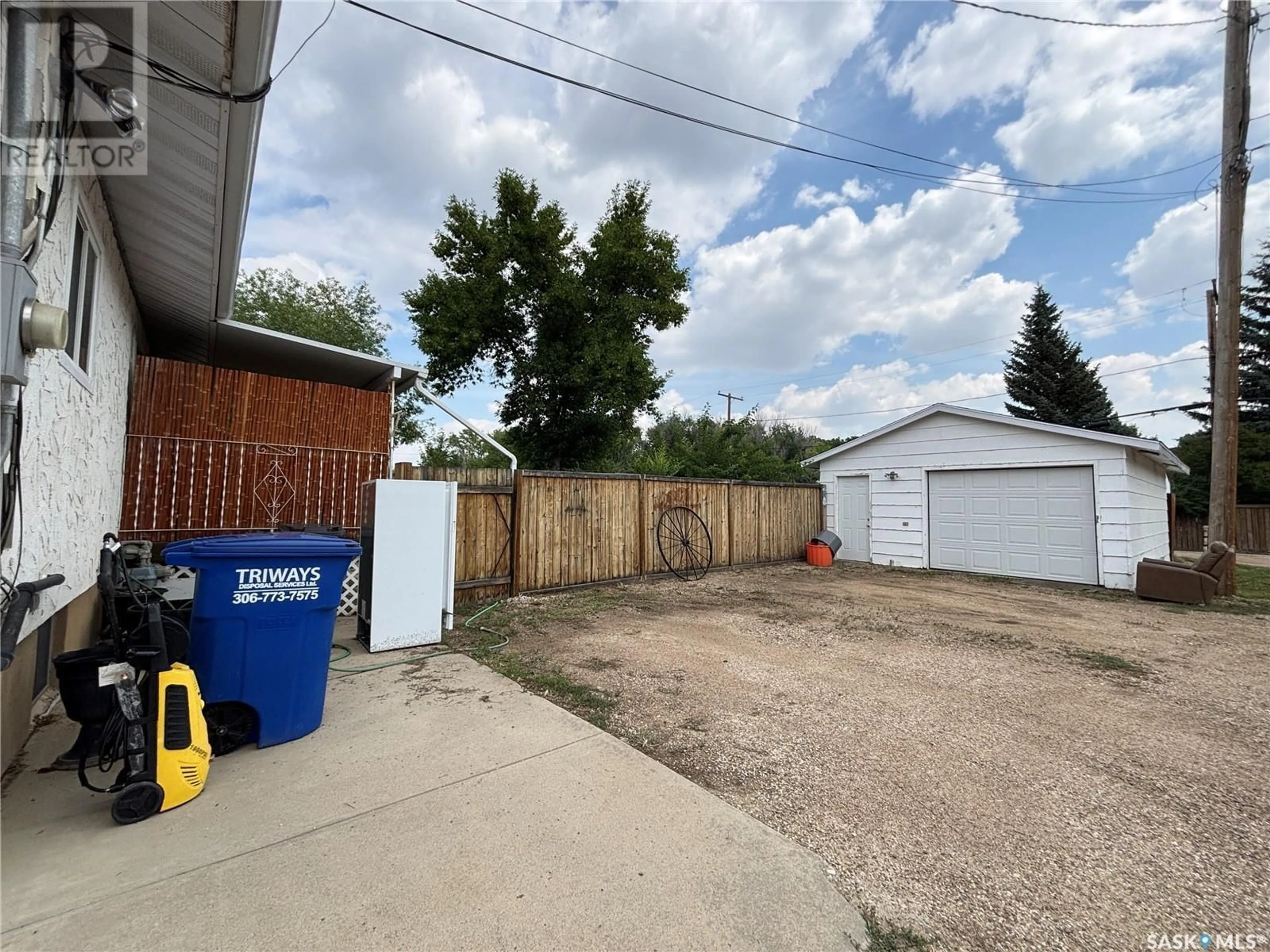 A pic from outside/outdoor area/front of a property/back of a property/a pic from drone, street for 126 MYERS CRESCENT, Maple Creek Saskatchewan S0N1N0