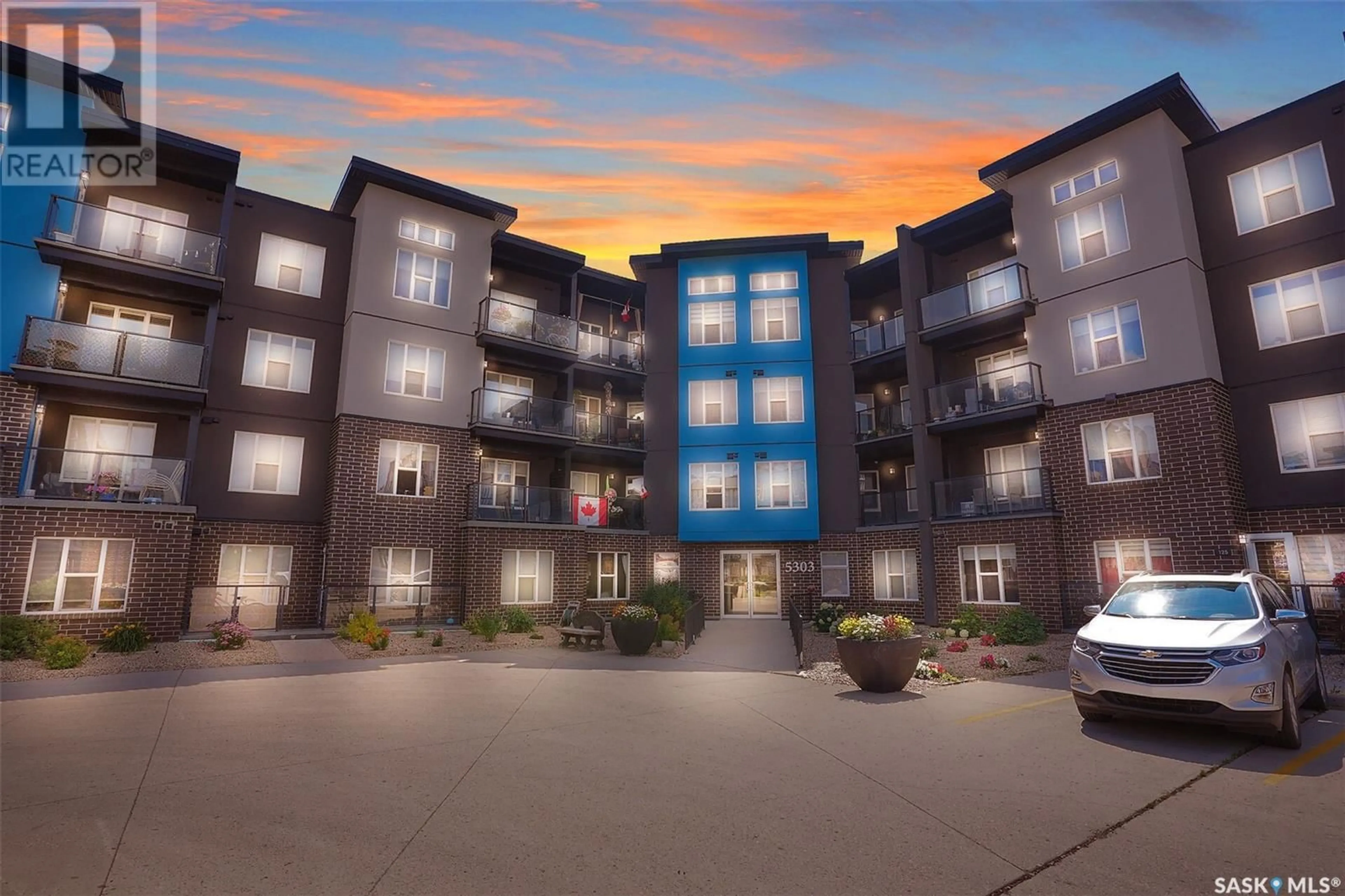 A pic from outside/outdoor area/front of a property/back of a property/a pic from drone, building for 212 5303 UNIVERSAL CRESCENT, Regina Saskatchewan S4W0L1