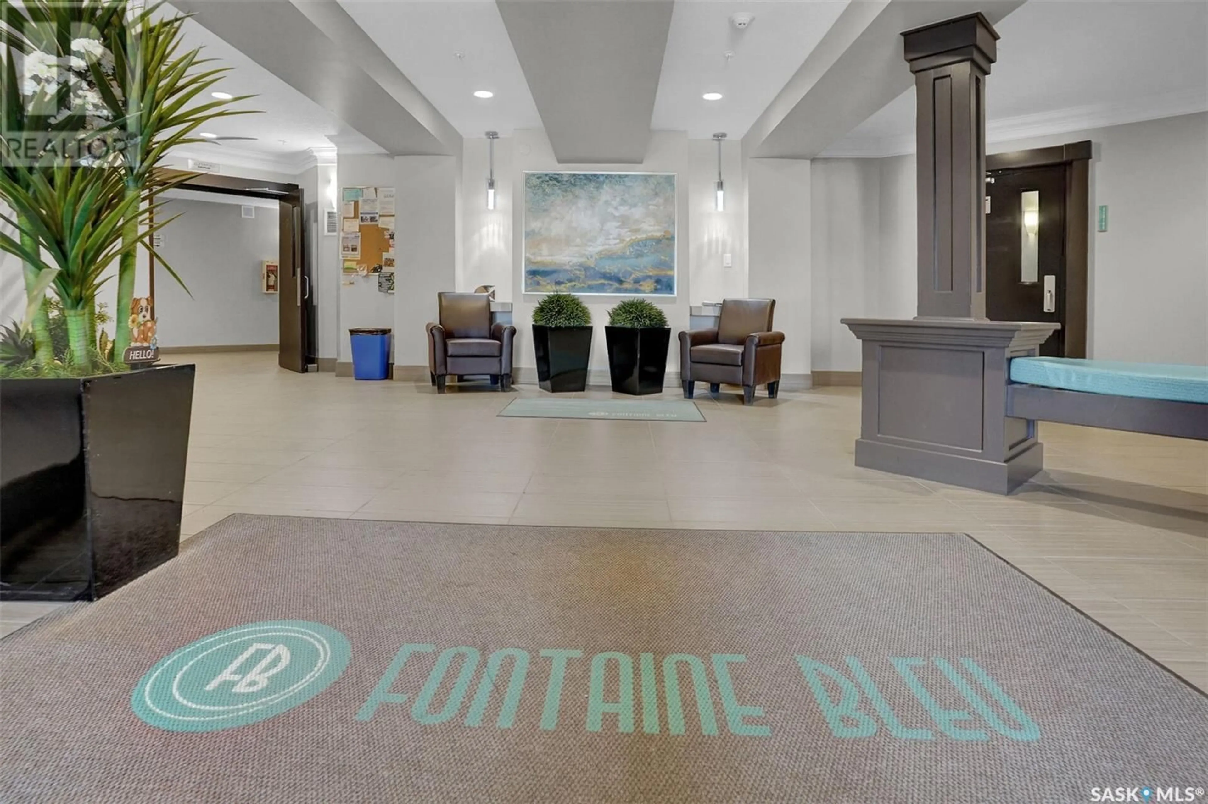 Lobby for 212 5303 UNIVERSAL CRESCENT, Regina Saskatchewan S4W0L1