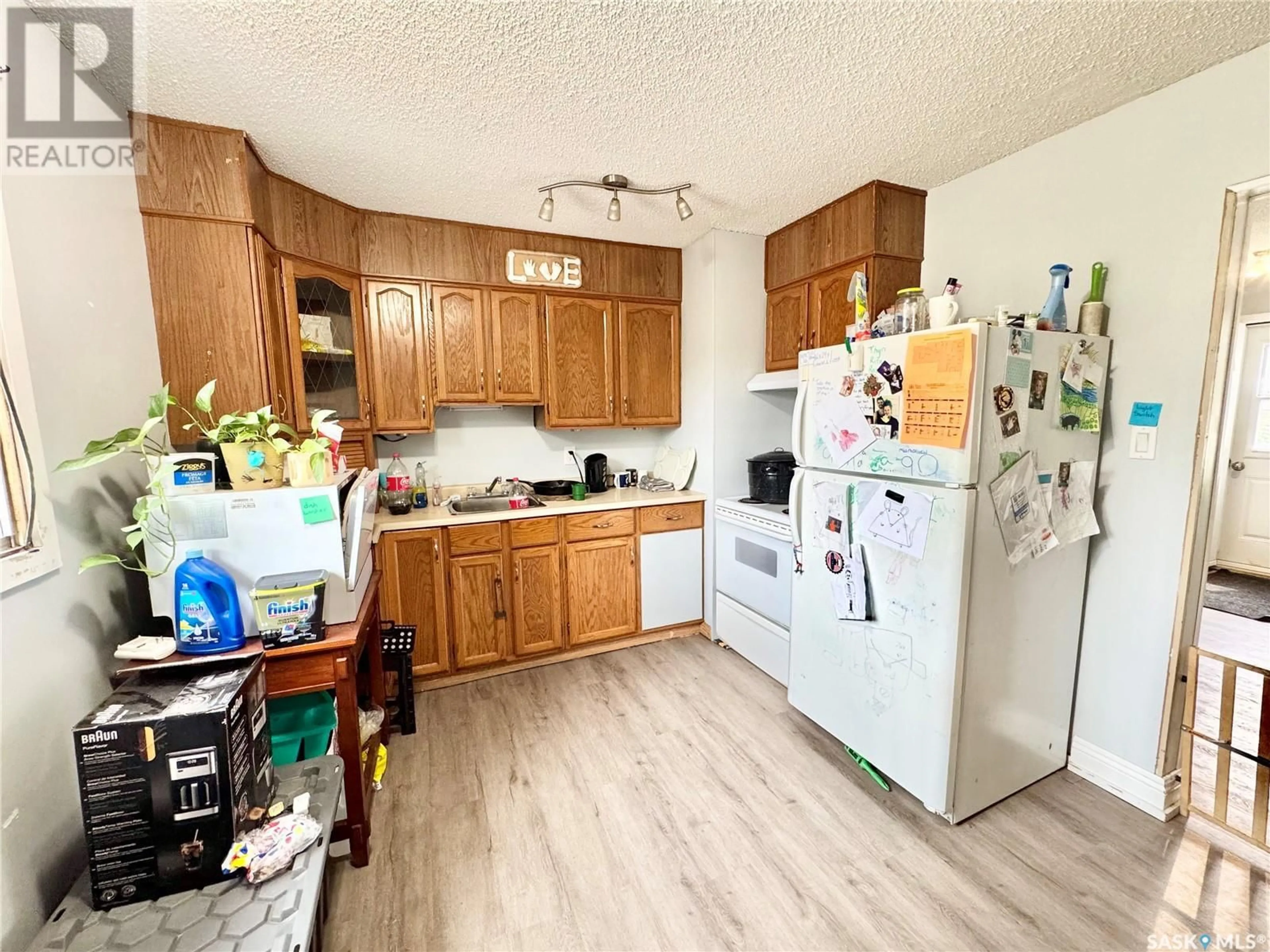Standard kitchen, unknown for 130 DONALDSON STREET, Prince Albert Saskatchewan S6V5Y8