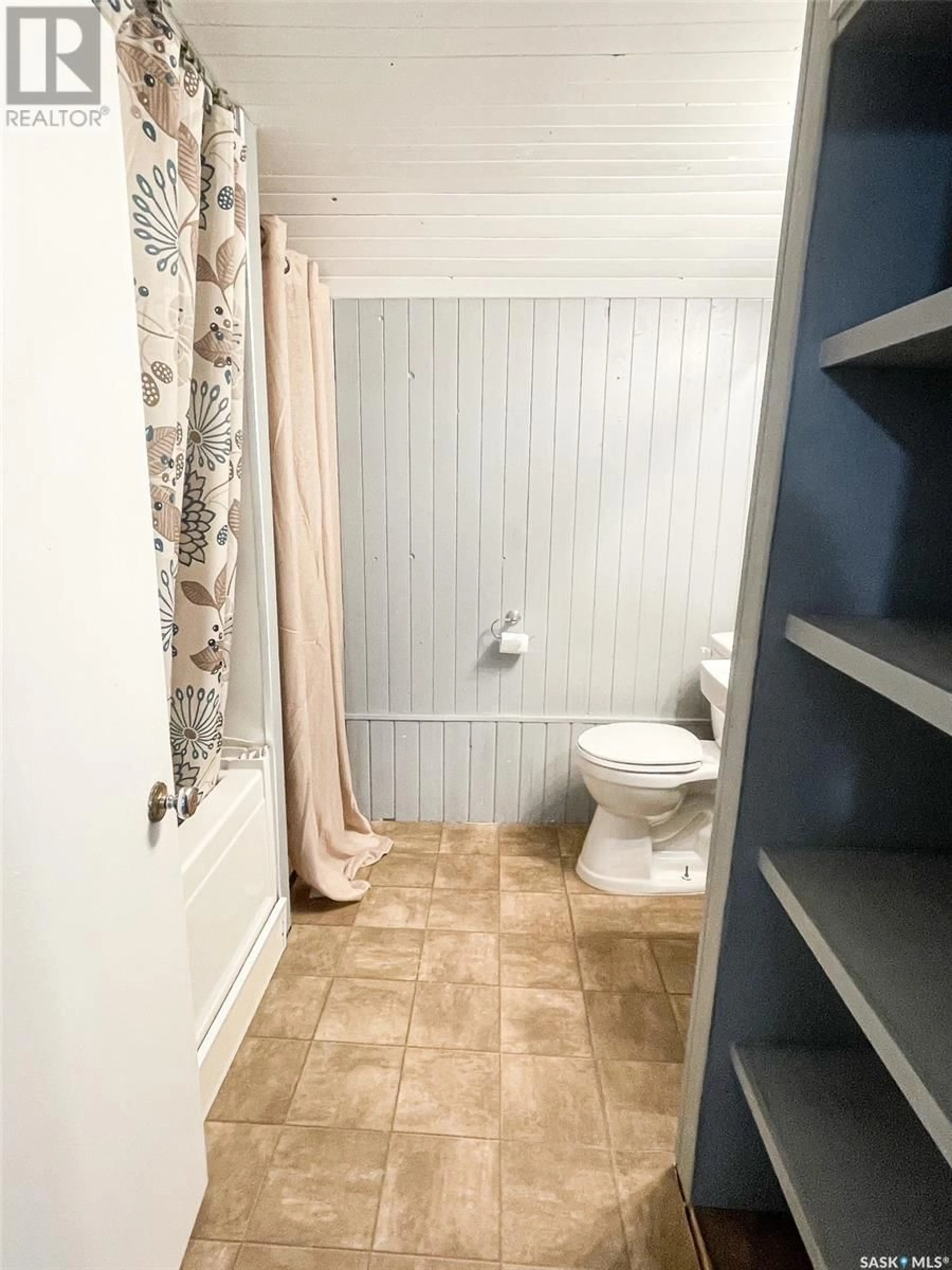 Standard bathroom, unknown for 117 4TH STREET, Meadow Lake Saskatchewan S9X1H4