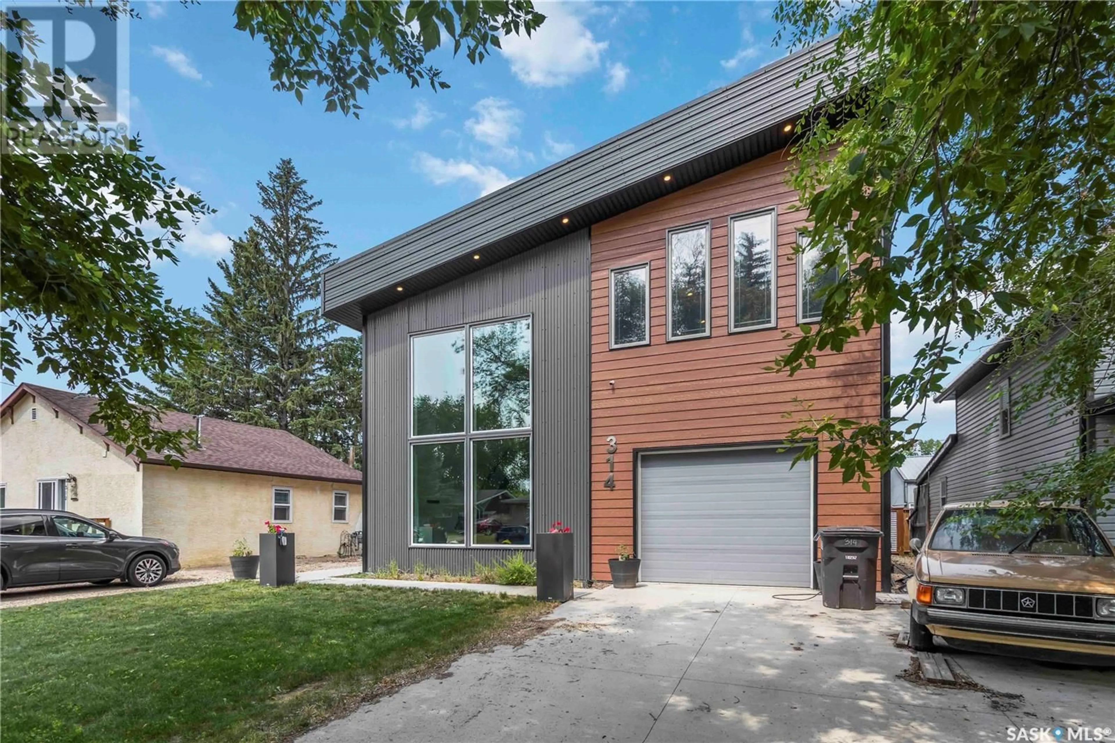 Home with brick exterior material, street for 314 FIFTH AVENUE, Watrous Saskatchewan S0K4T0