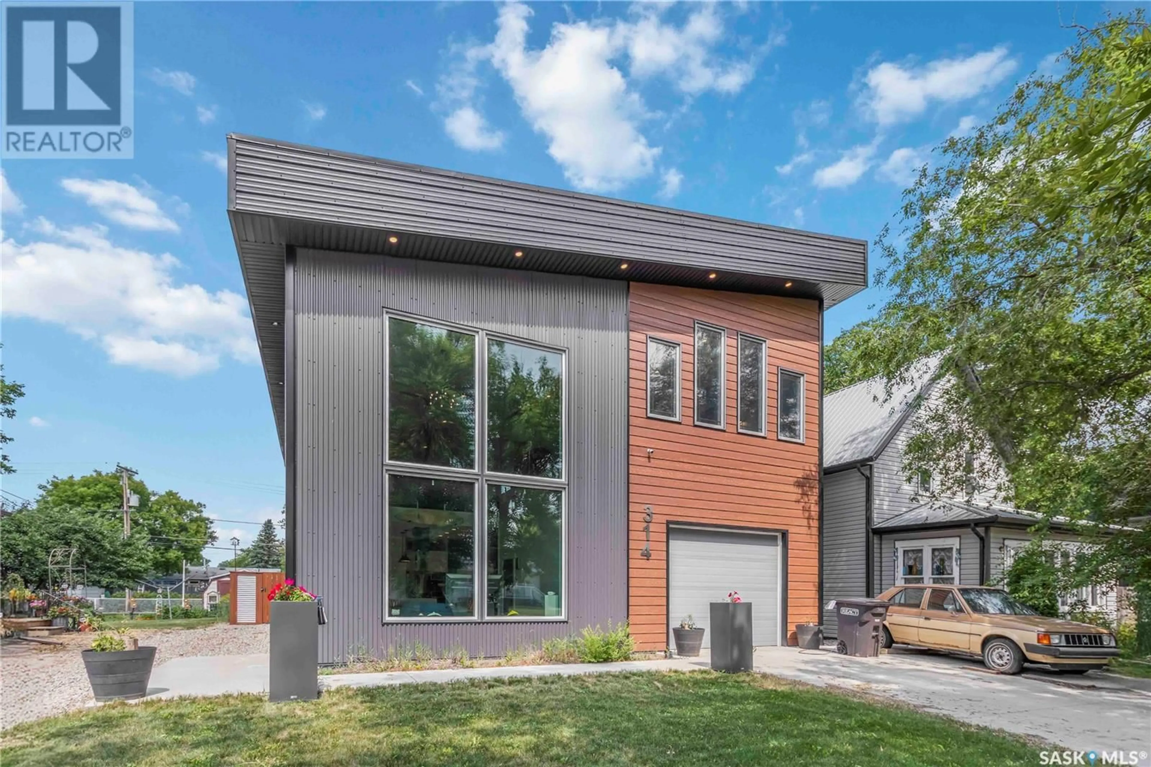 Home with brick exterior material, street for 314 FIFTH AVENUE, Watrous Saskatchewan S0K4T0
