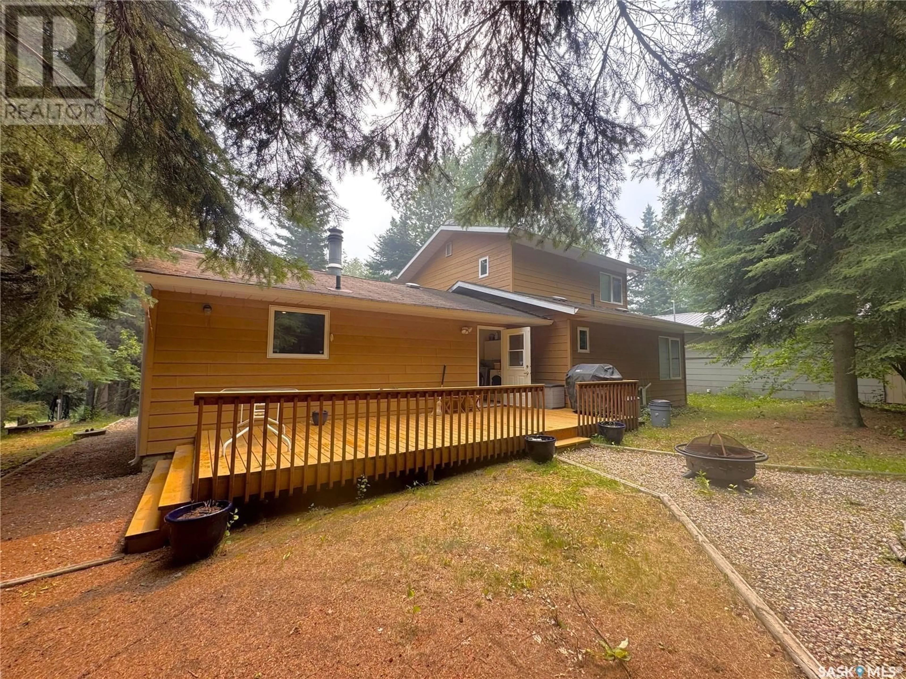 Home with vinyl exterior material, unknown for Lakeland Rm No. 521 Saskatchewan S0J0N0