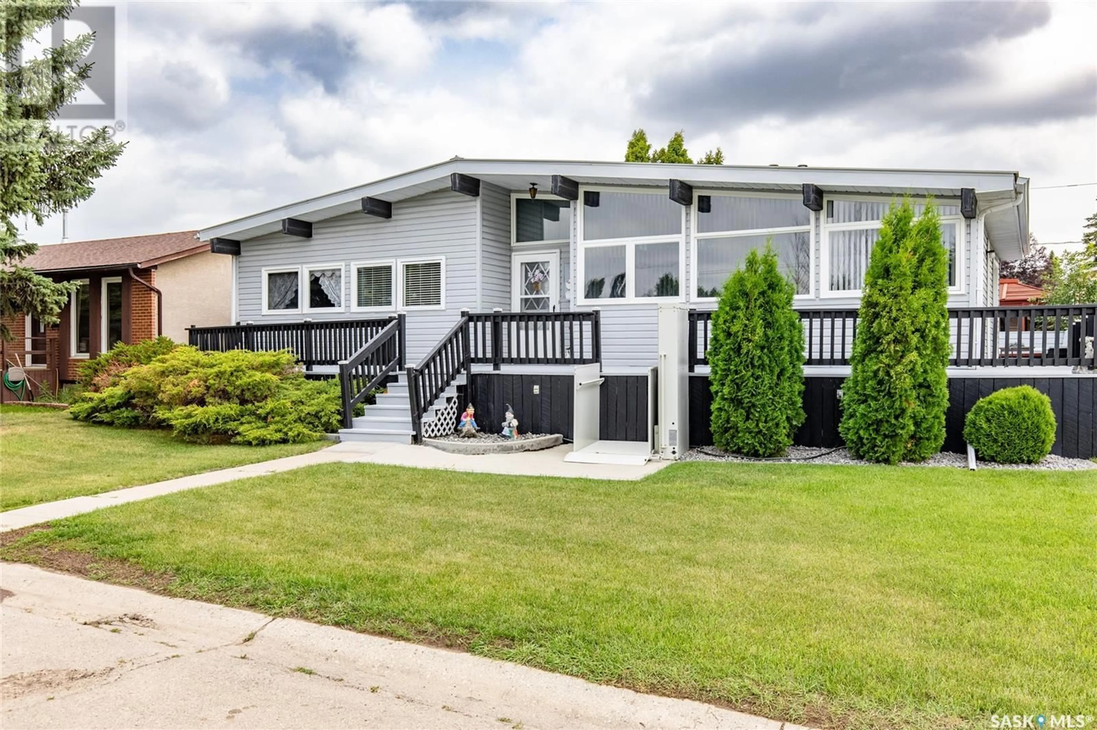 Home with vinyl exterior material, street for 1094 CORMAN CRESCENT, Moose Jaw Saskatchewan S6H6W1