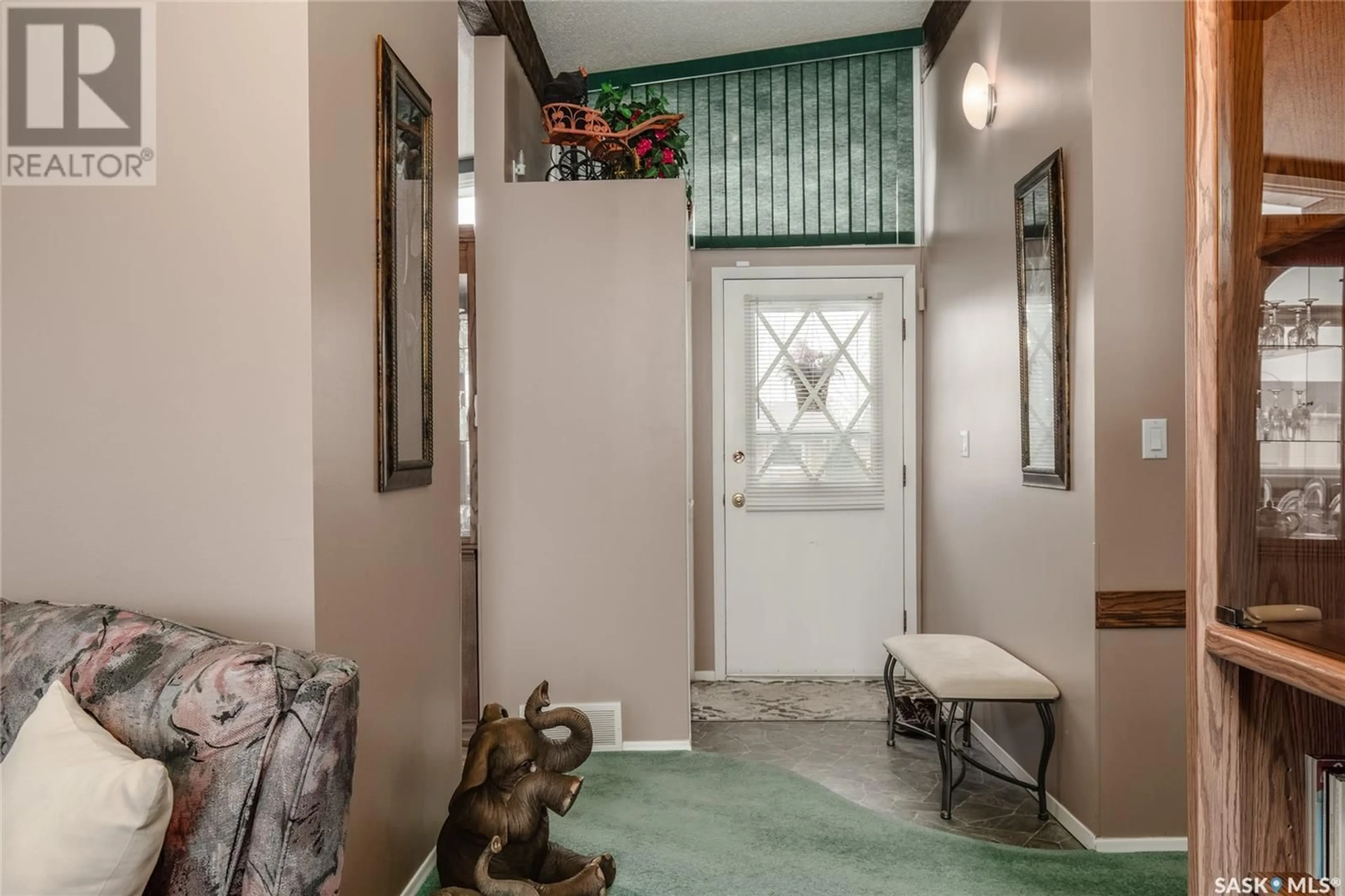 Indoor entryway for 1094 CORMAN CRESCENT, Moose Jaw Saskatchewan S6H6W1