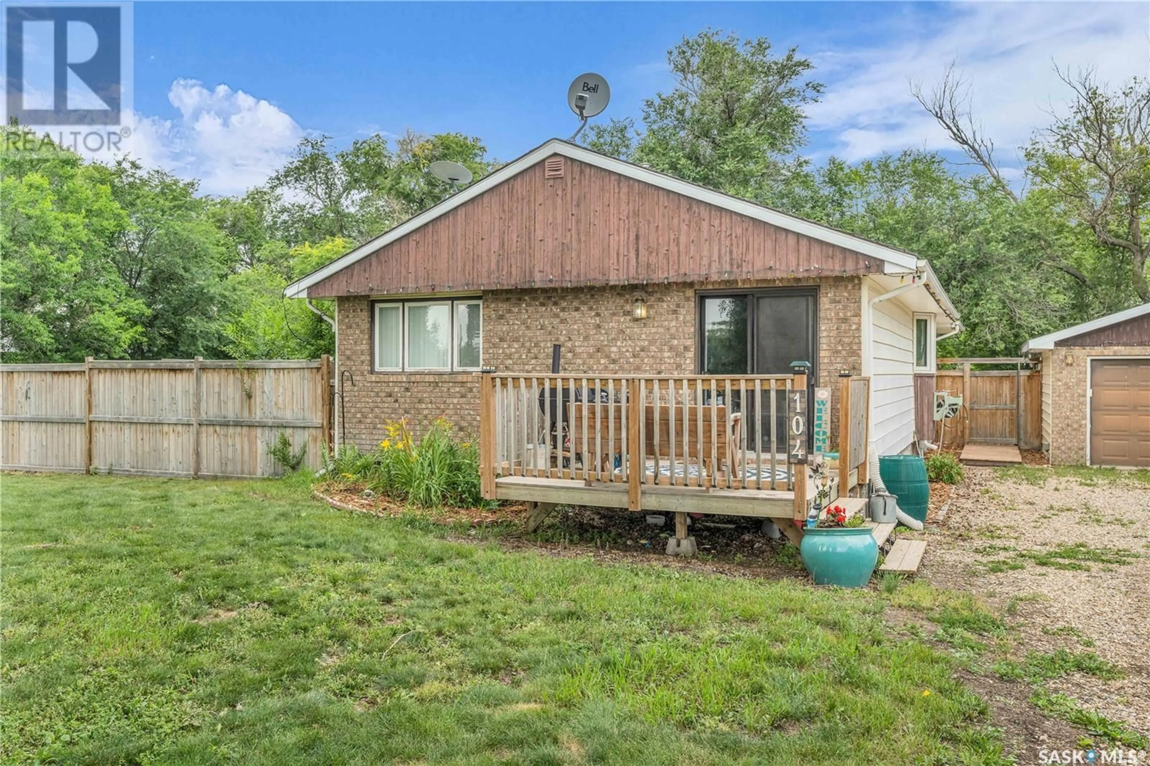 Shed for 104 RAILWAY AVENUE, Dufferin Rm No. 190 Saskatchewan S0G1P0