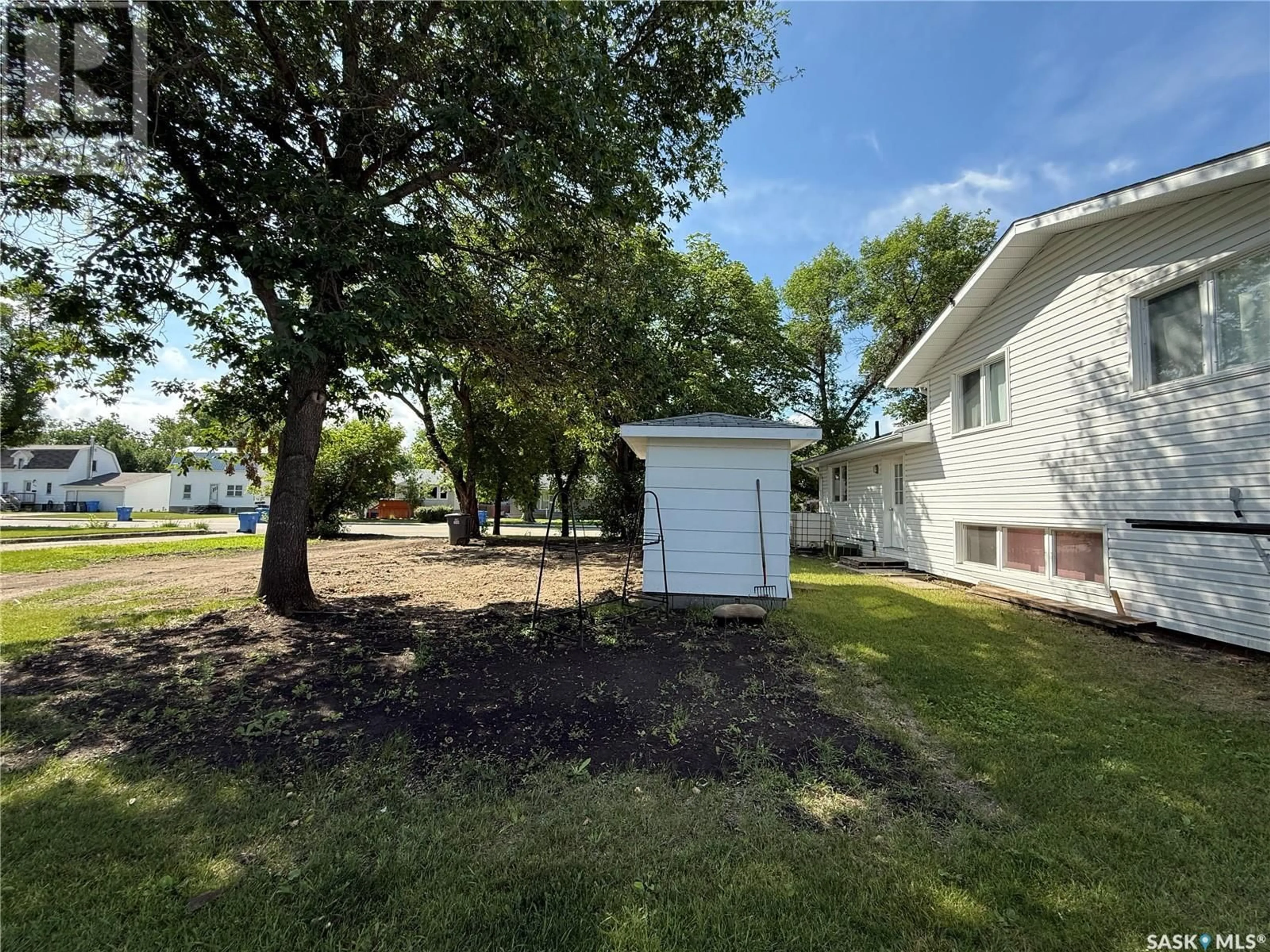 Unknown for 633 HENRY STREET, Estevan Saskatchewan S4A1M9
