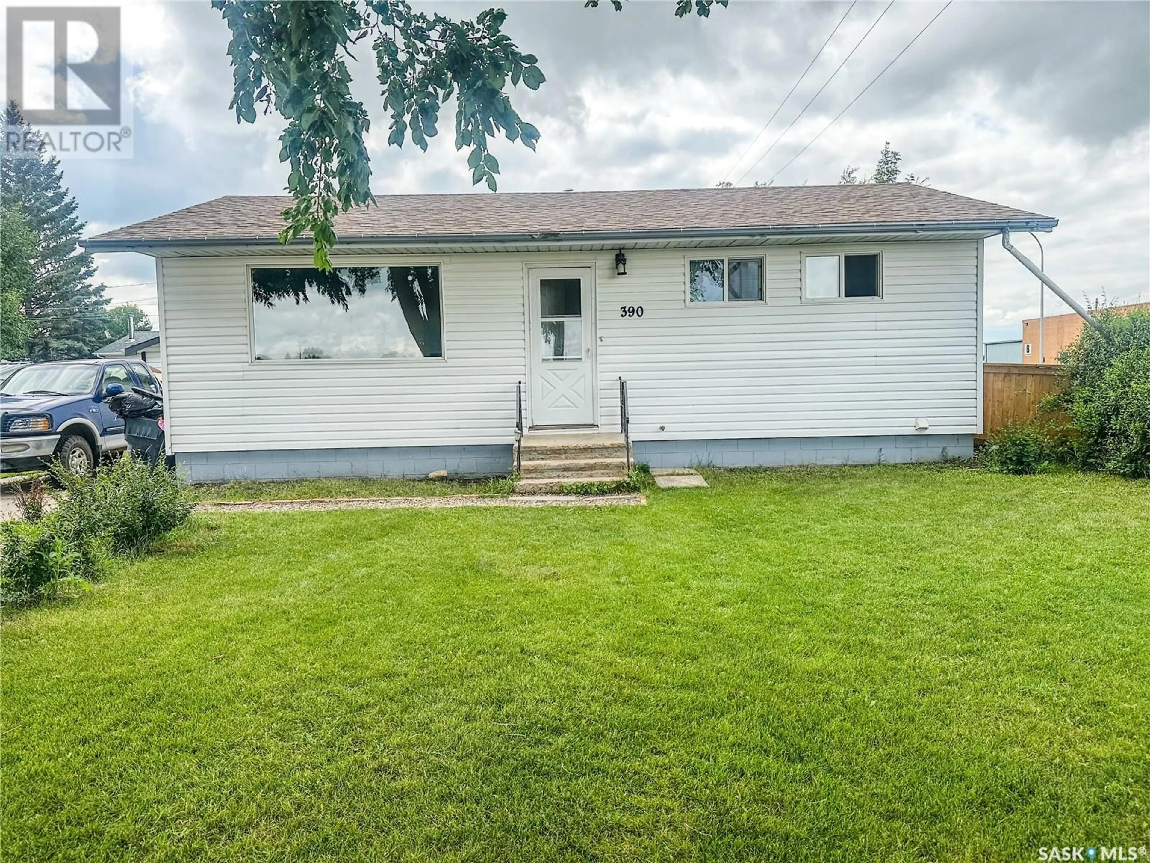 A pic from outside/outdoor area/front of a property/back of a property/a pic from drone, street for 390 VICTORIA AVENUE, Yorkton Saskatchewan S3N3J8