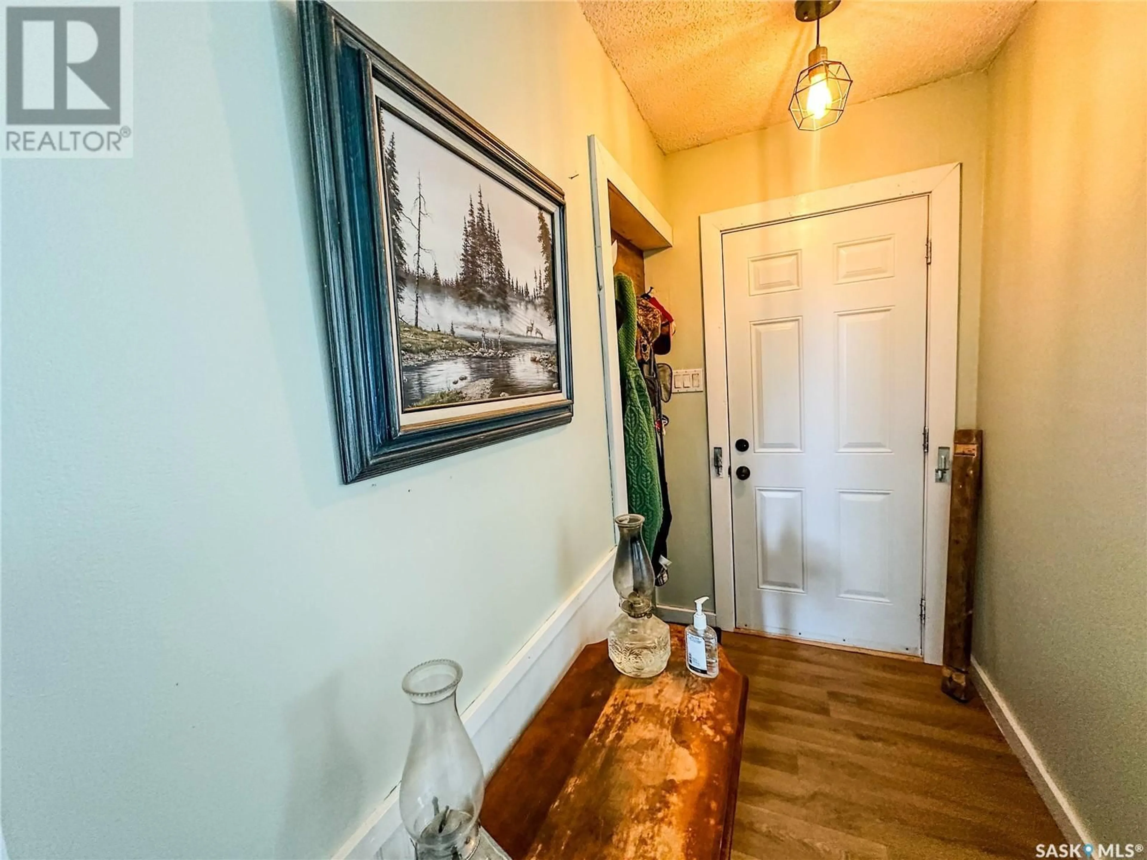 Indoor entryway for 390 VICTORIA AVENUE, Yorkton Saskatchewan S3N3J8