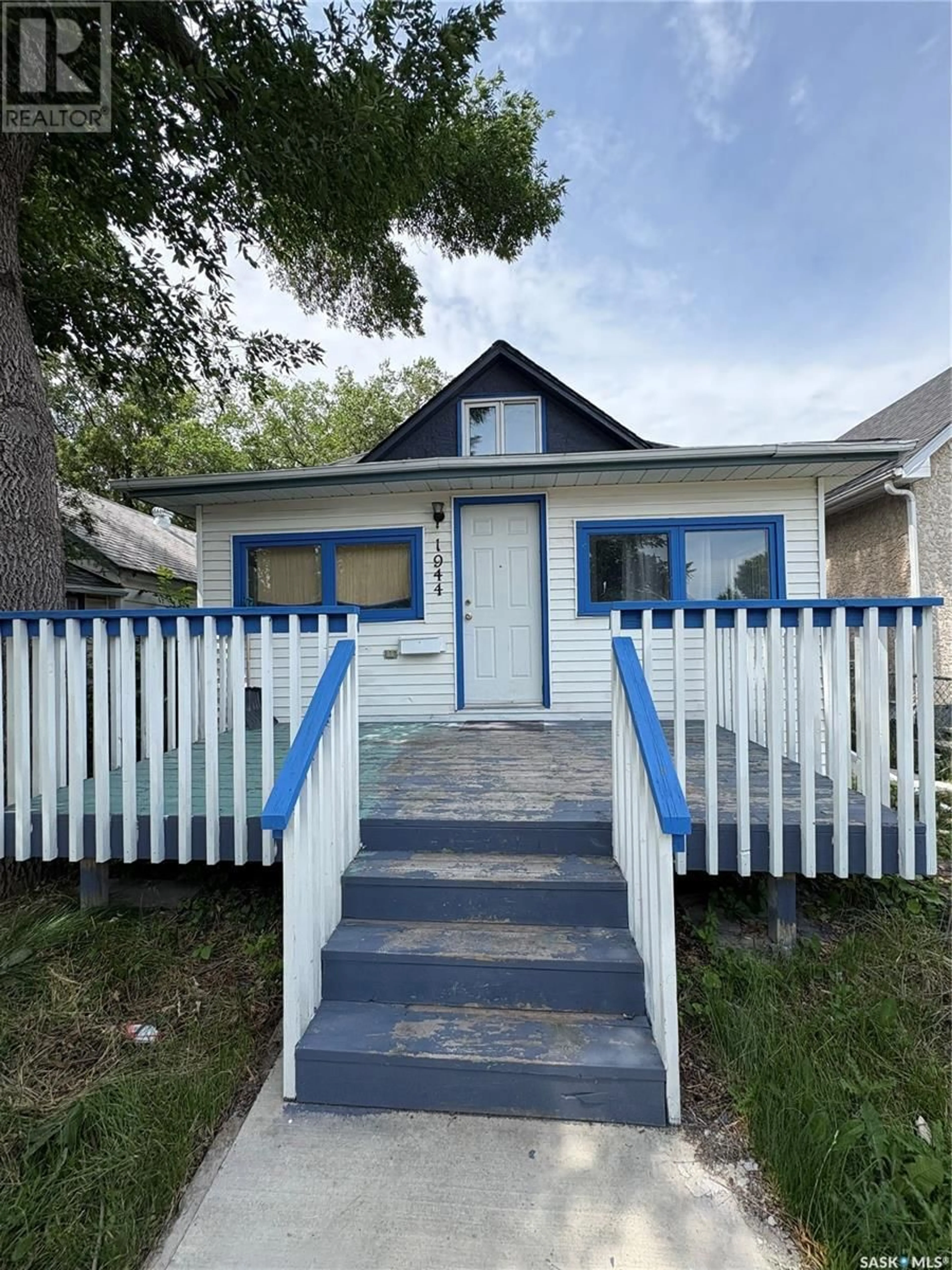 Home with vinyl exterior material, street for 1944 WALLACE STREET, Regina Saskatchewan S4N4A2
