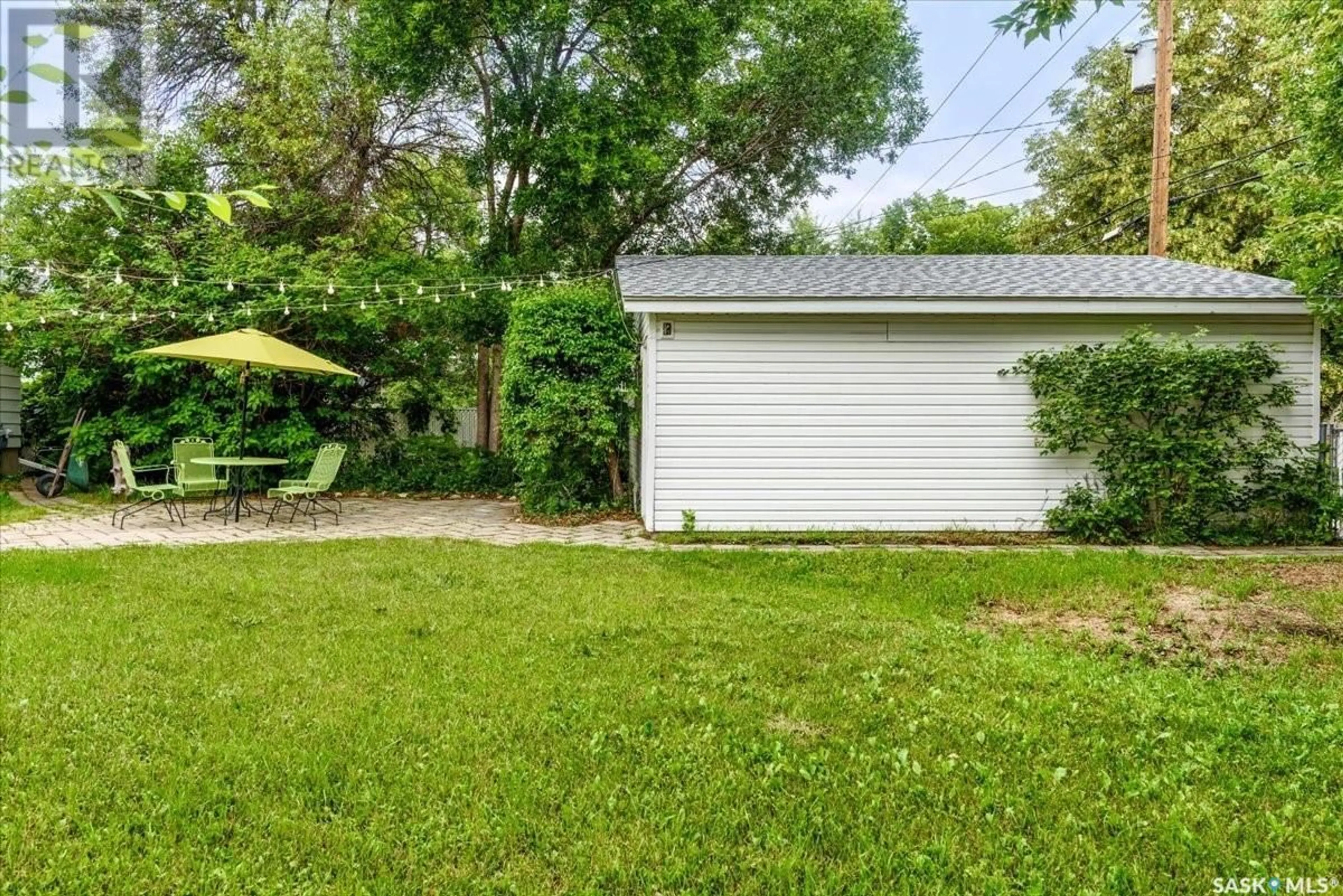 Patio, street for 2621 EDWARD STREET, Regina Saskatchewan S4S0N2