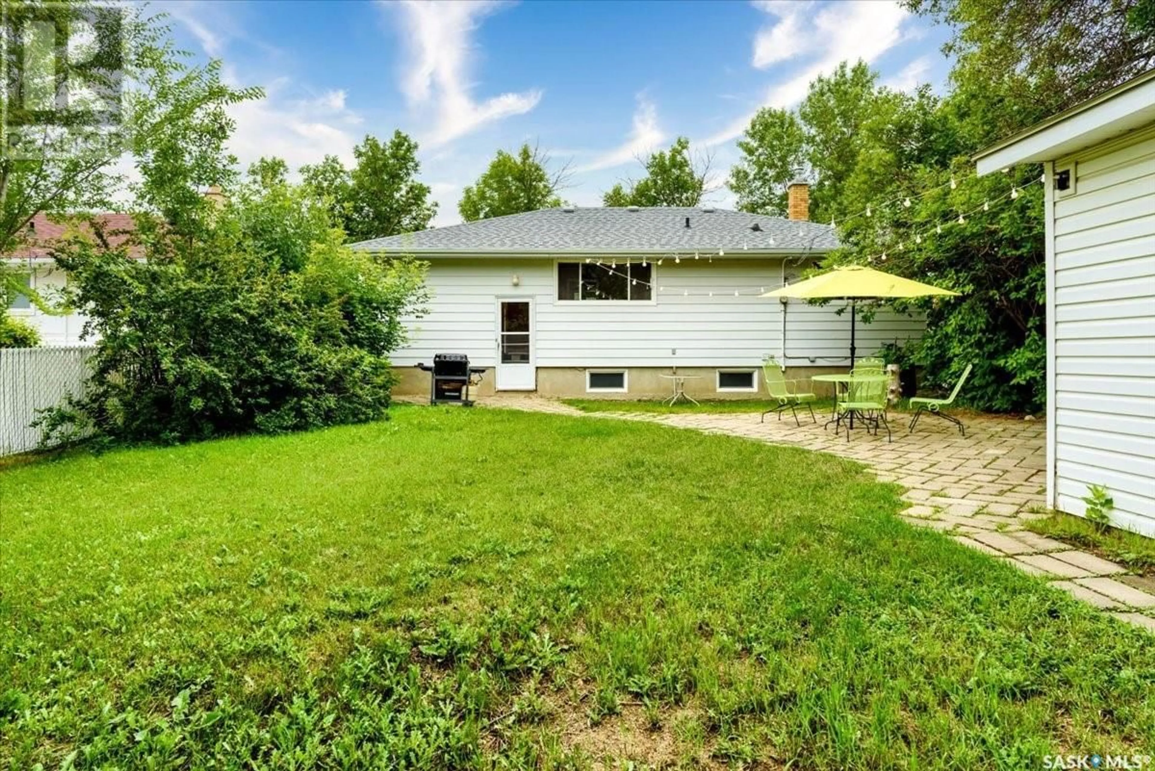 A pic from outside/outdoor area/front of a property/back of a property/a pic from drone, street for 2621 EDWARD STREET, Regina Saskatchewan S4S0N2