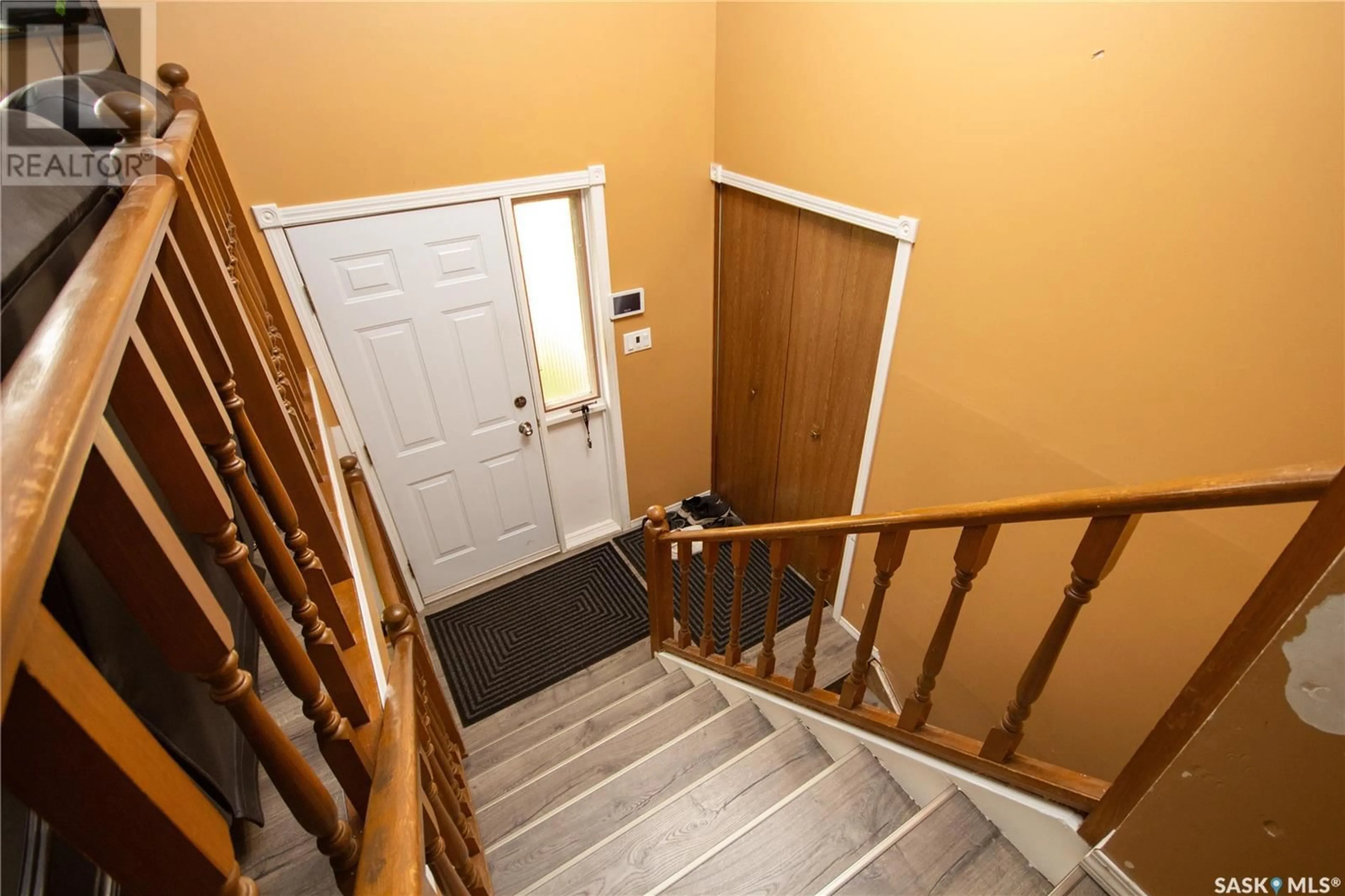 Indoor foyer for 11334 CLARK DRIVE, North Battleford Saskatchewan S9A3P3