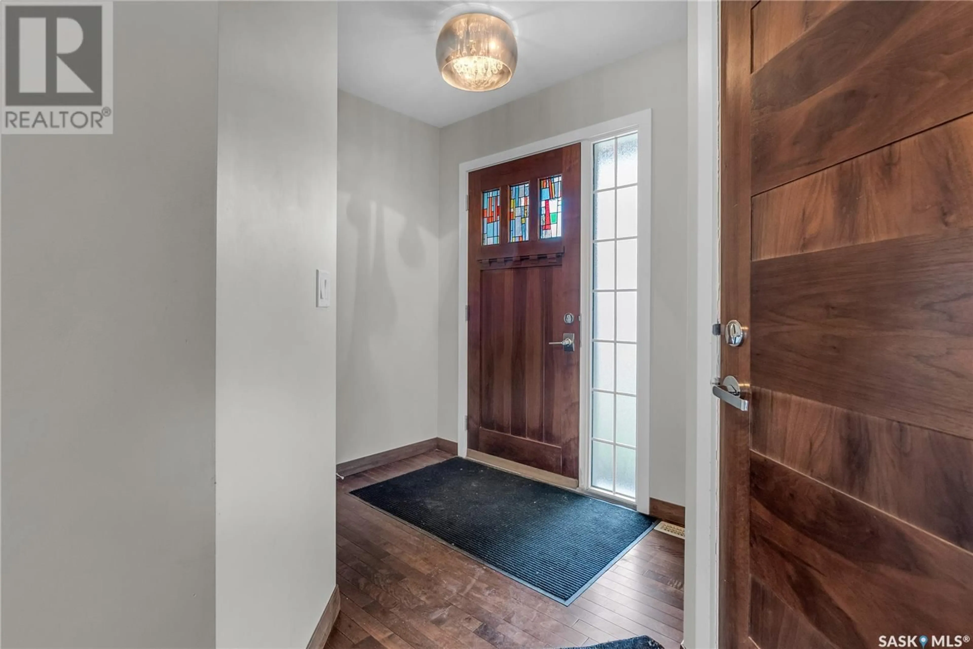 Indoor entryway for 102 - 1555 PATON CRESCENT, Saskatoon Saskatchewan S7W0V5