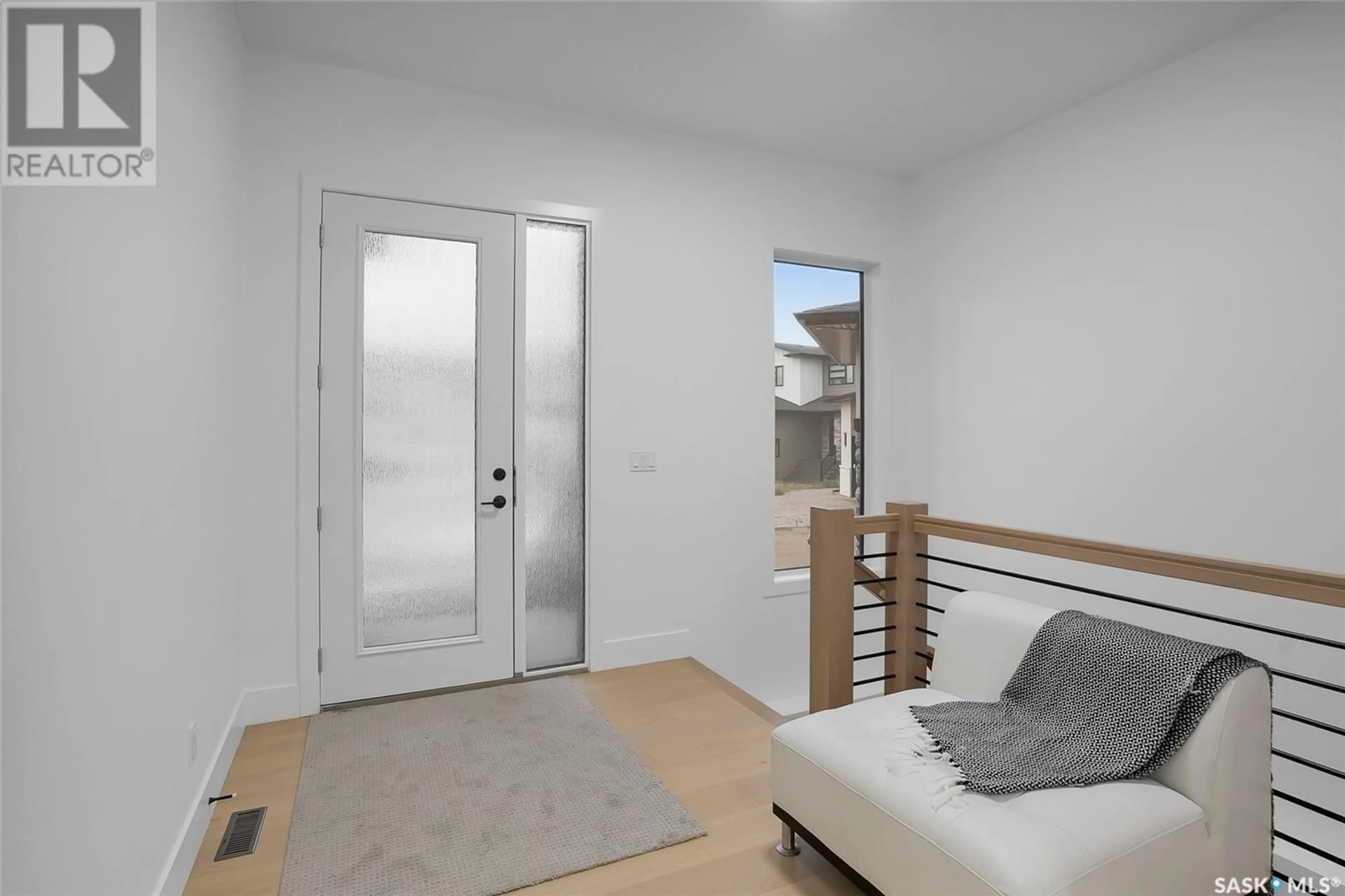Indoor entryway for 323 WOOLF BAY, Saskatoon Saskatchewan S7W1E5