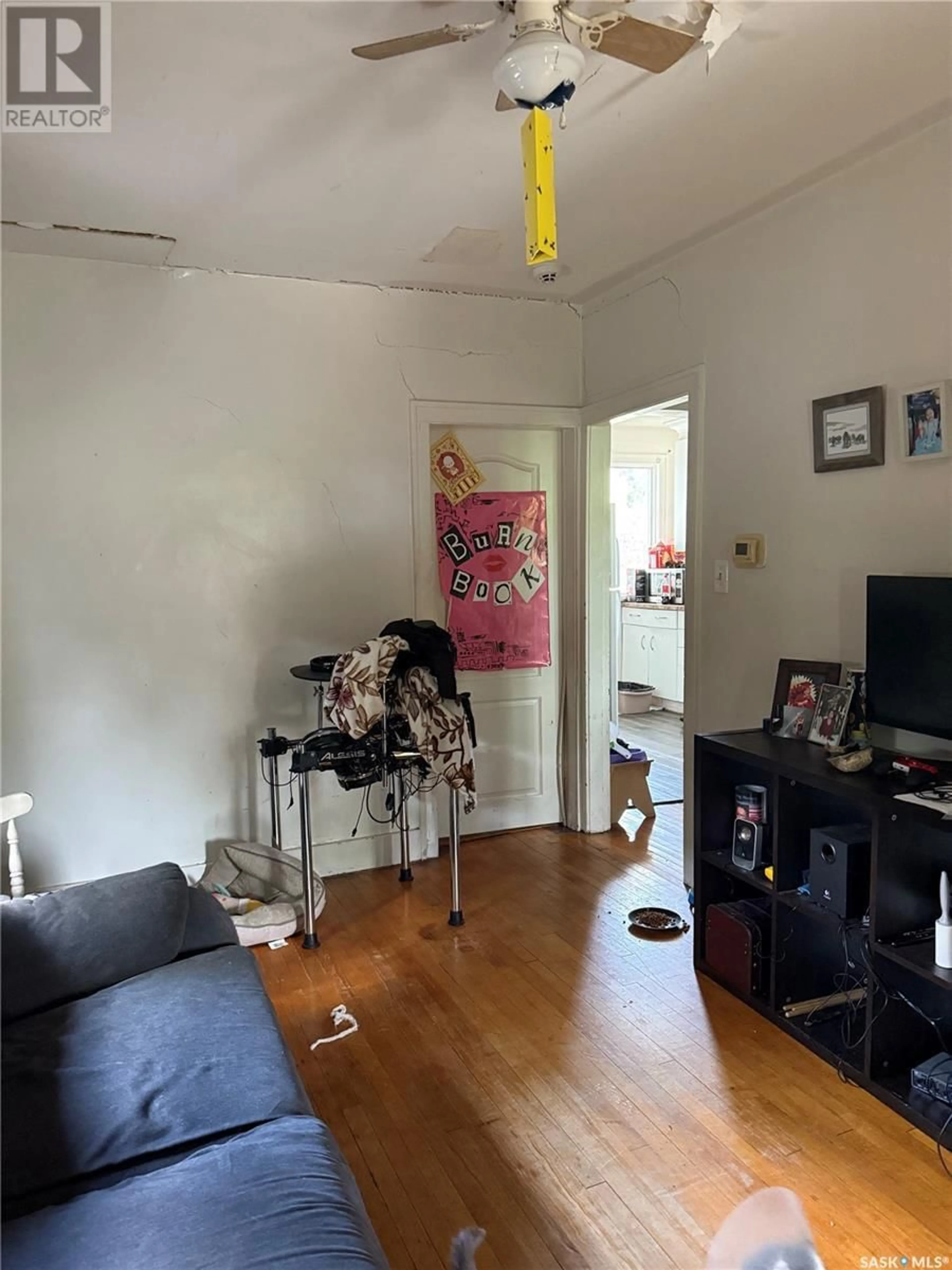 A pic of a room for 936 RAE STREET, Regina Saskatchewan S4T2B4
