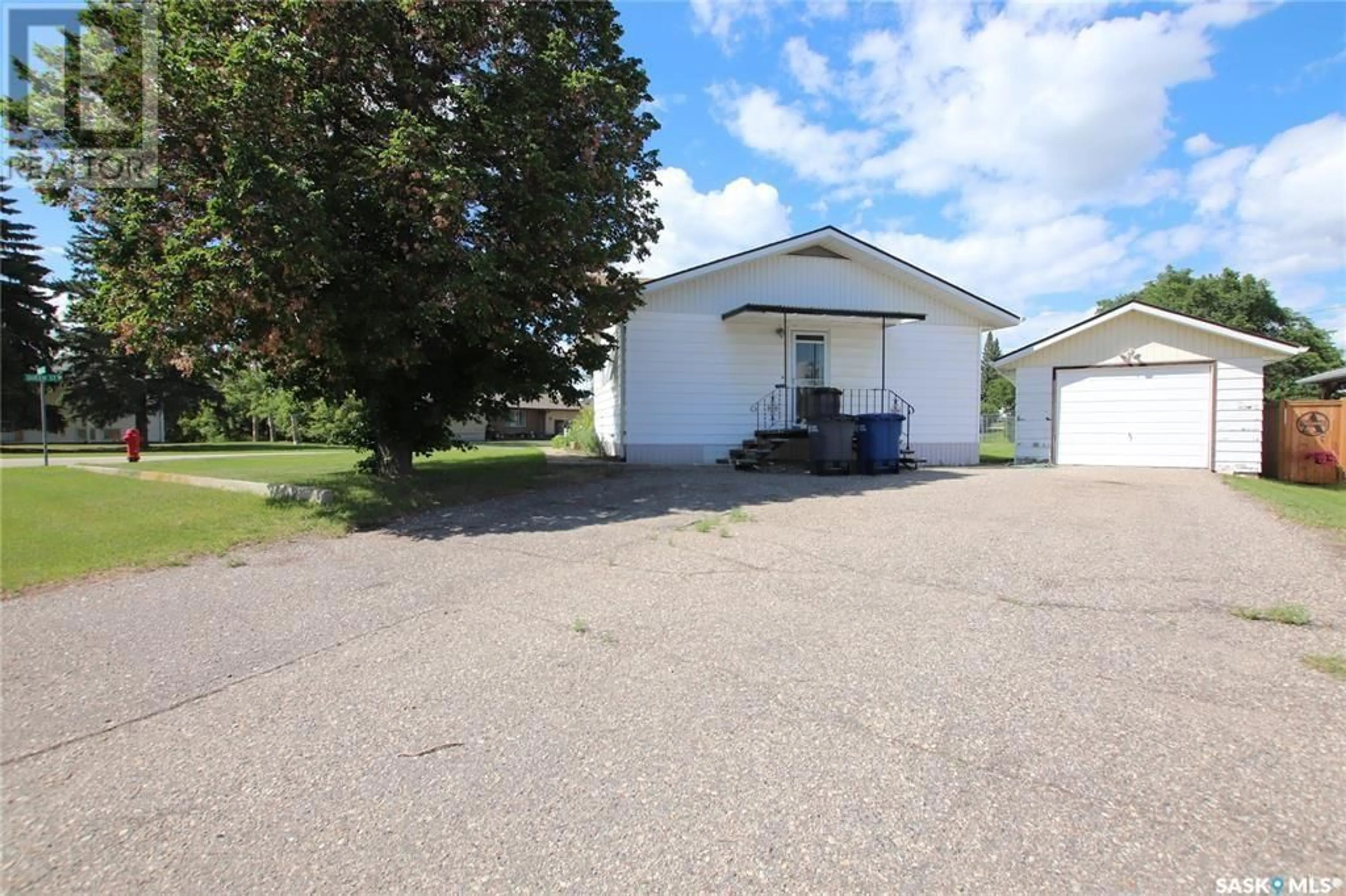 Shed for 701 4TH AVENUE, Raymore Saskatchewan S0A3J0