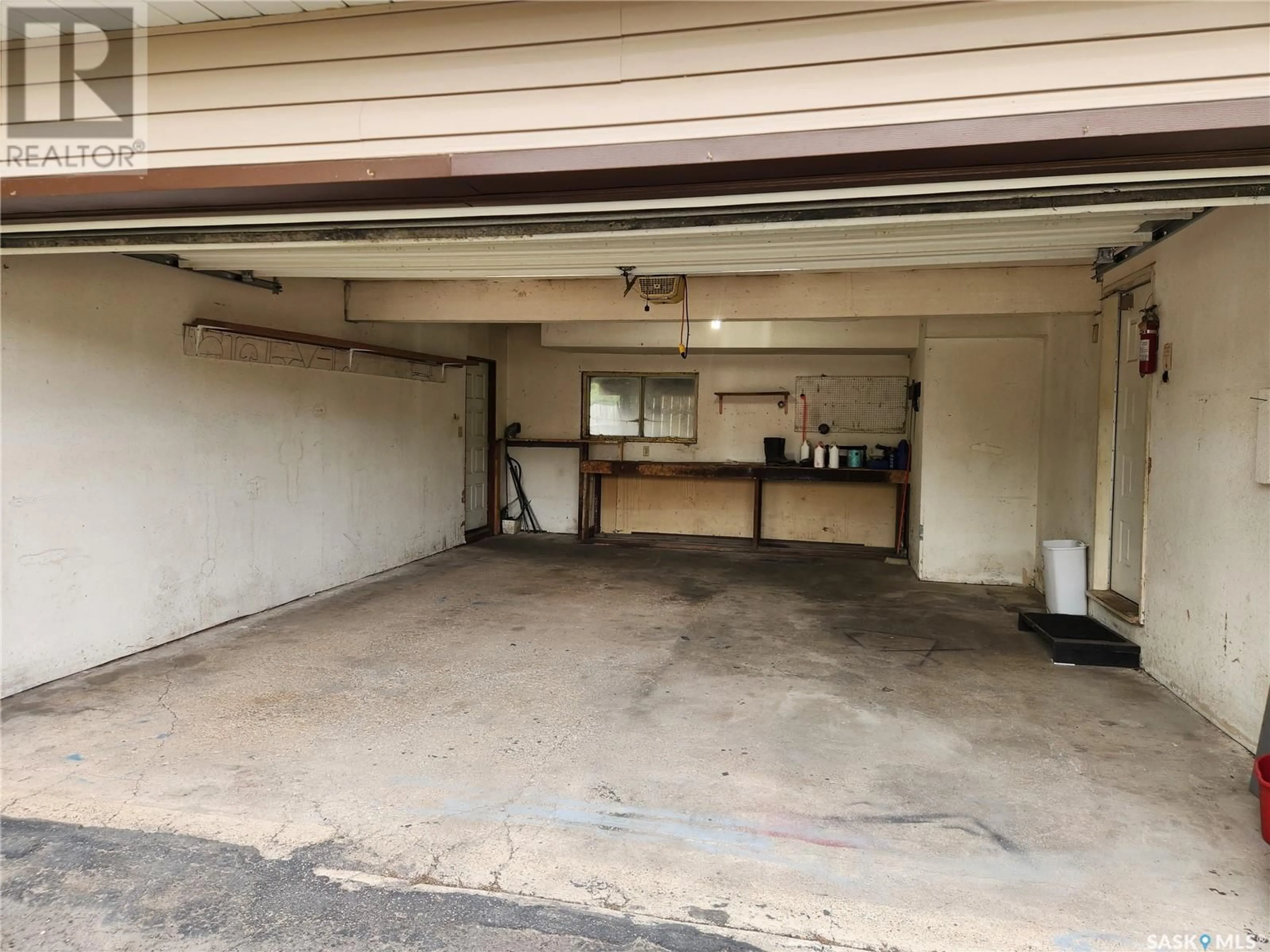 Indoor garage for 756 GOLBURN CRESCENT, Tisdale Saskatchewan S0E1T0