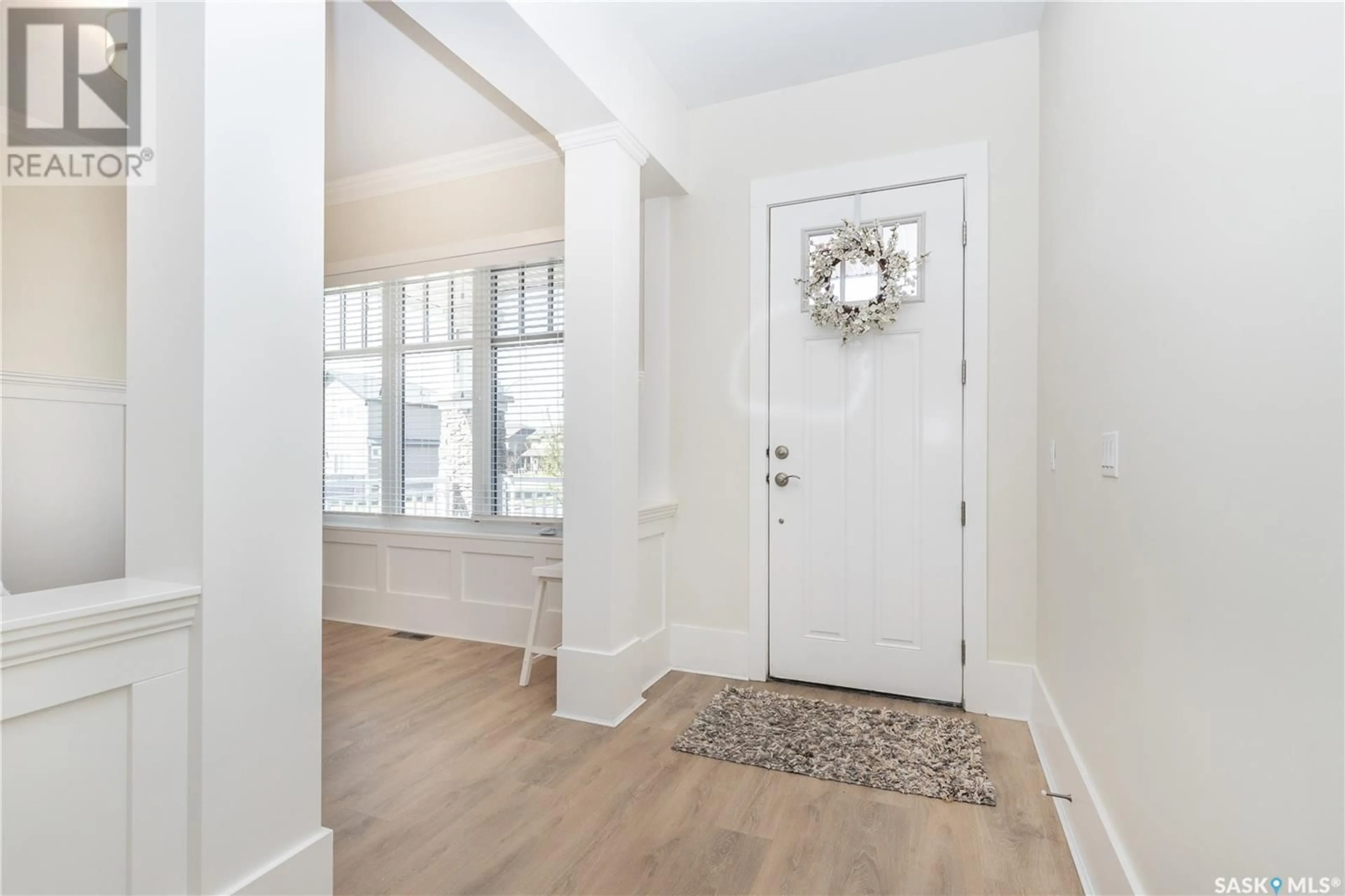 Indoor entryway for 32 115 MEADOWS BOULEVARD, Saskatoon Saskatchewan S7V0E6