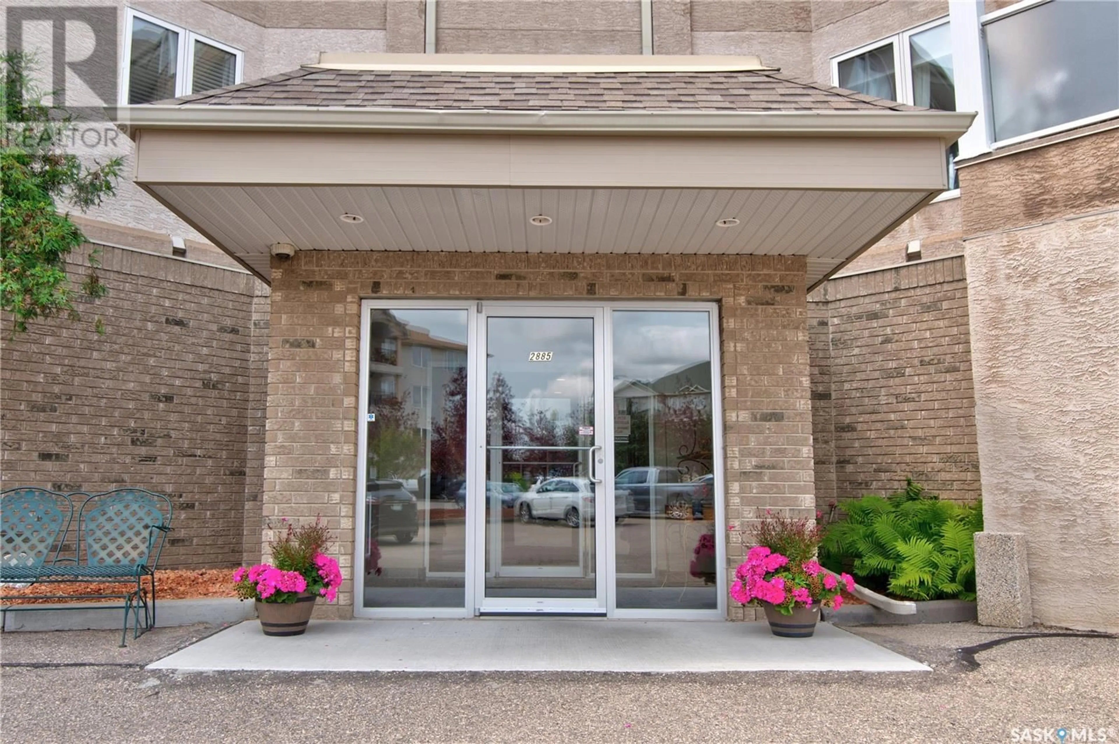 Indoor foyer for 205 - 2885 ARENS ROAD, Regina Saskatchewan S4V3G5