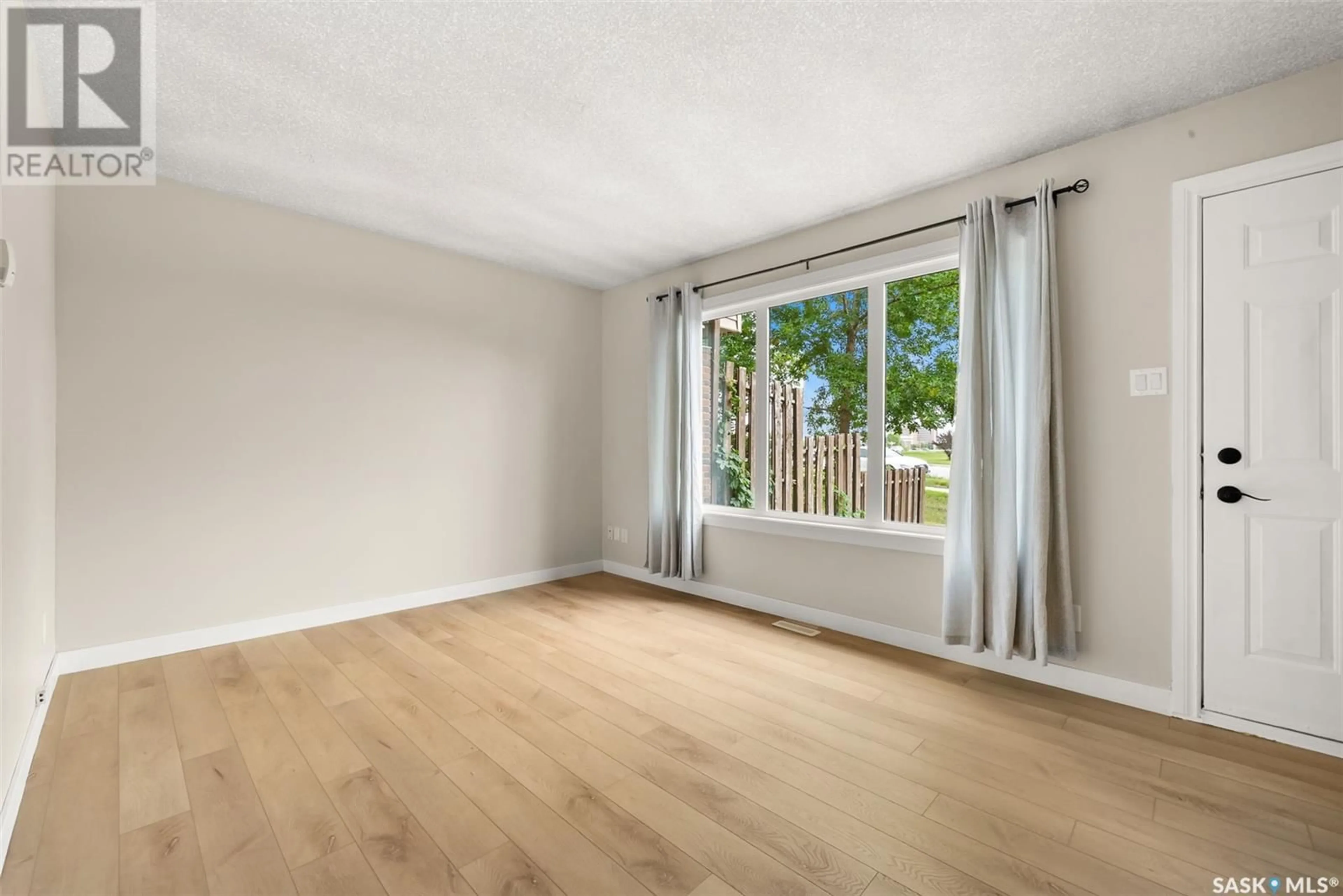 A pic of a room for 3814 CASTLE ROAD, Regina Saskatchewan S4S6M7
