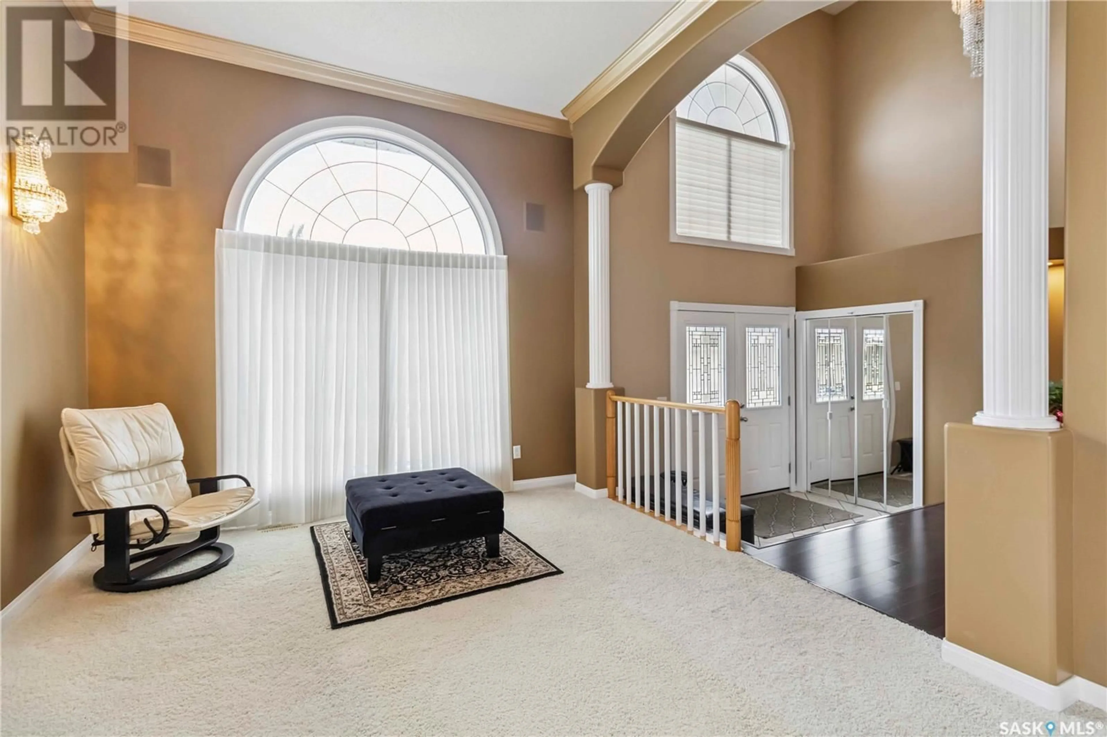 Indoor foyer for 210 BROOKHURST CRESCENT, Saskatoon Saskatchewan S7V1C5
